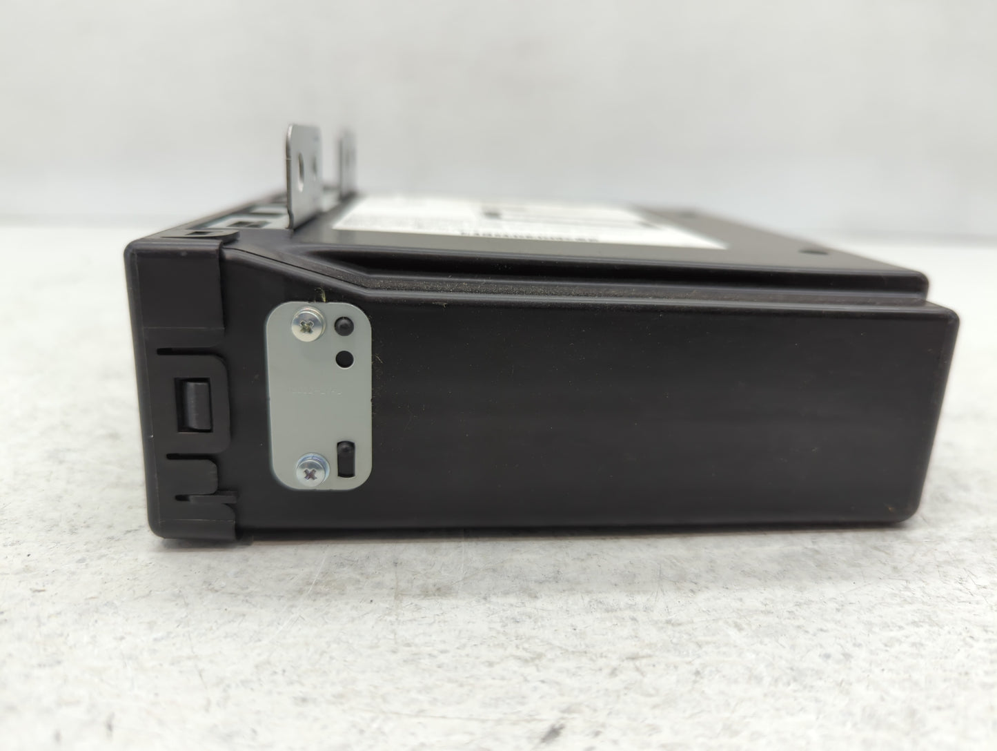 Chevrolet Suburban 1500 Am Fm Cd Player Radio Receiver - Oemusedautoparts1.com