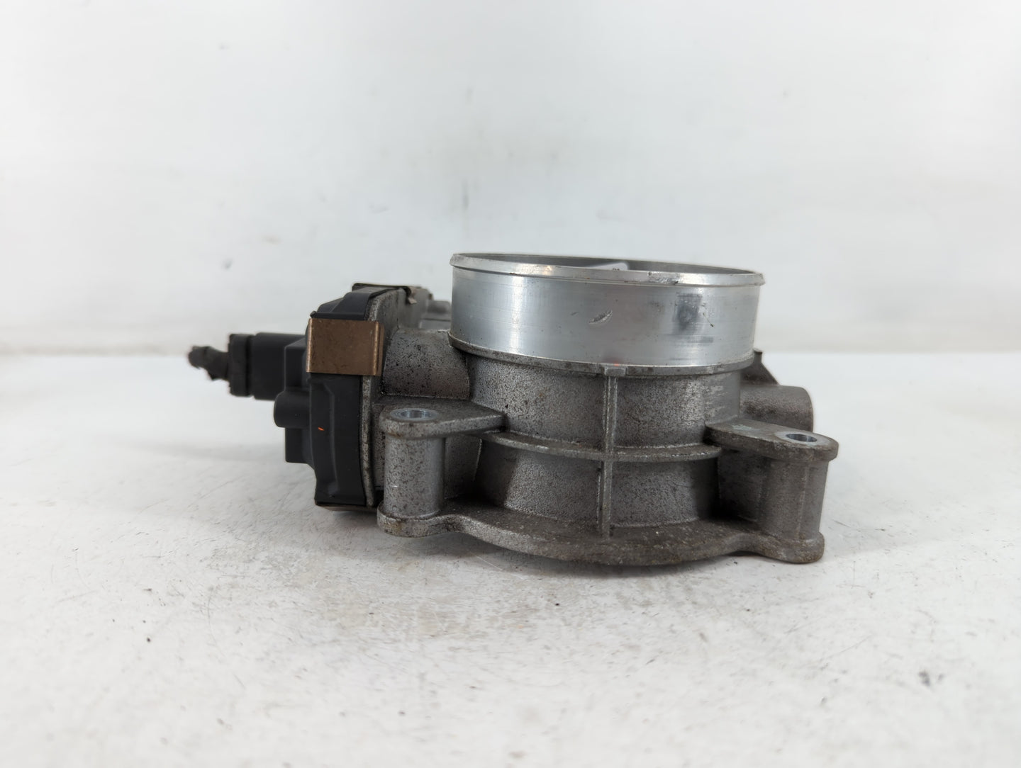 2016 Chevrolet Suburban 1500 Throttle Body P/N:12617792 Fits Fits 2014 2015 2017 2018 2019 2020 2021 2022 OEM Used Auto Part