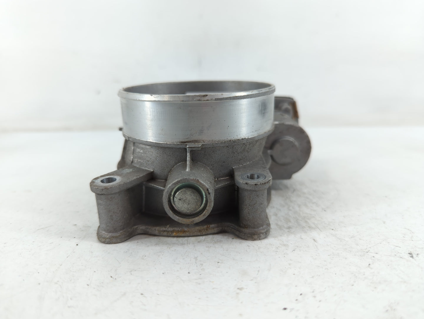 2016 Chevrolet Suburban 1500 Throttle Body P/N:12617792 Fits Fits 2014 2015 2017 2018 2019 2020 2021 2022 OEM Used Auto Part