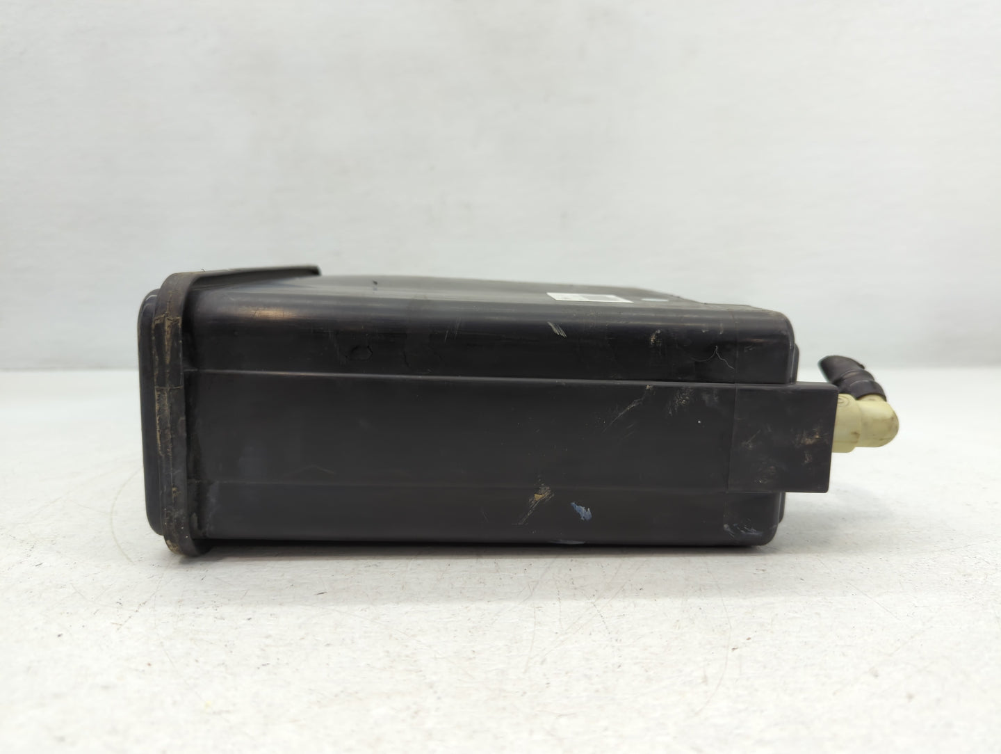 2016 Chevrolet Suburban 1500 Fuel Vapor Charcoal Canister 735631 - Oemusedautoparts1.com
