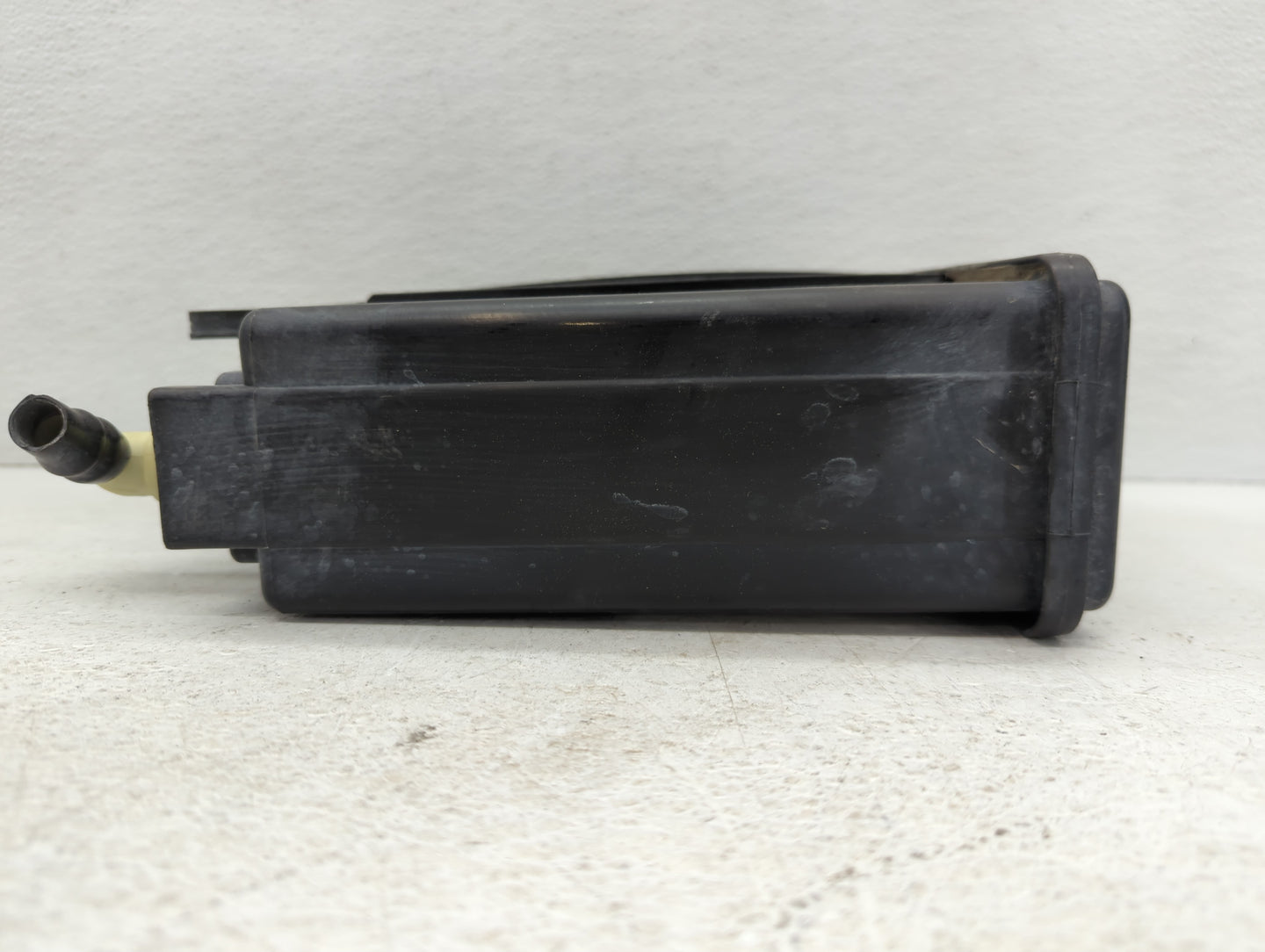 2016 Chevrolet Tahoe Fuel Vapor Charcoal Canister - Oemusedautoparts1.com
