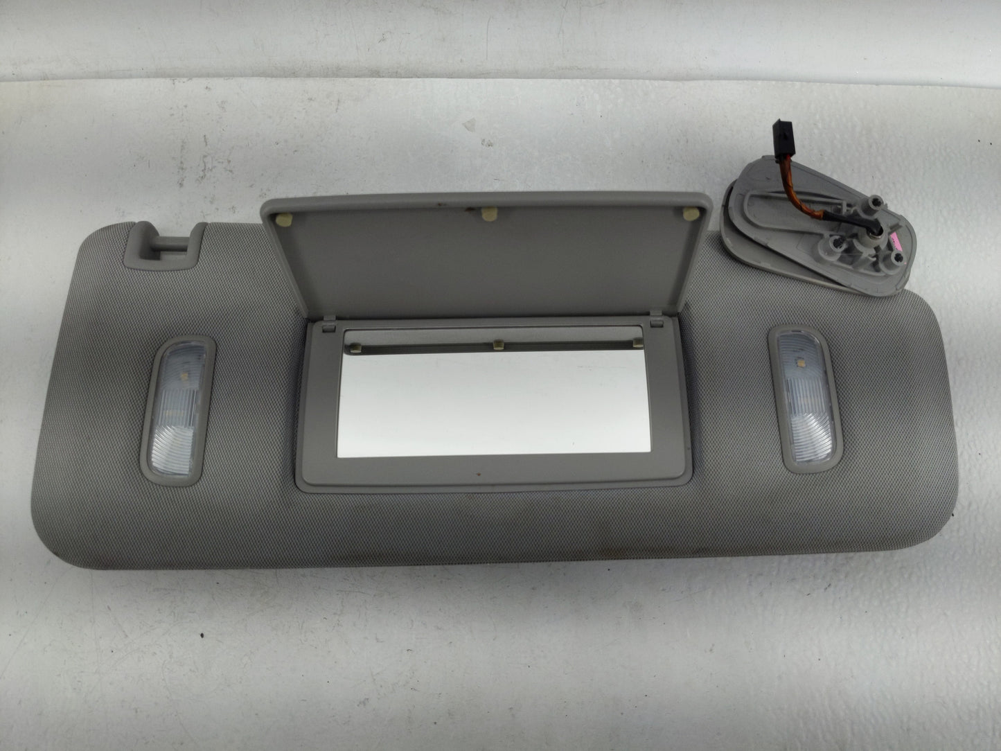 2015-2020 Chevrolet Tahoe Sun Visor Shade Replacement Passenger Right Mirror Fits Fits 2015 2016 2017 2018 2019 2020 OEM Use