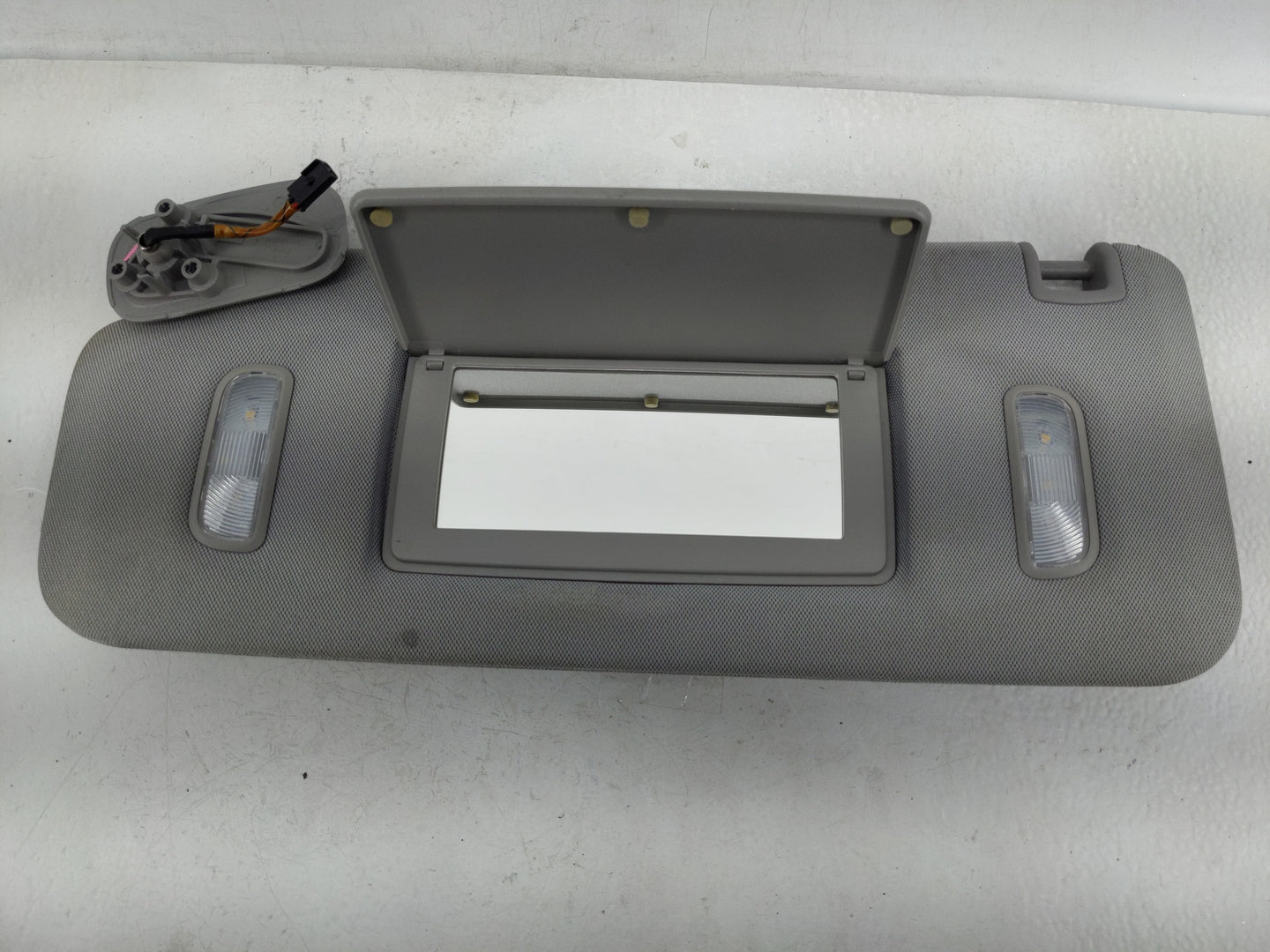 2015-2020 Chevrolet Tahoe Sun Visor Shade Replacement Driver Left Mirror Fits Fits 2015 2016 2017 2018 2019 2020 OEM Used Au