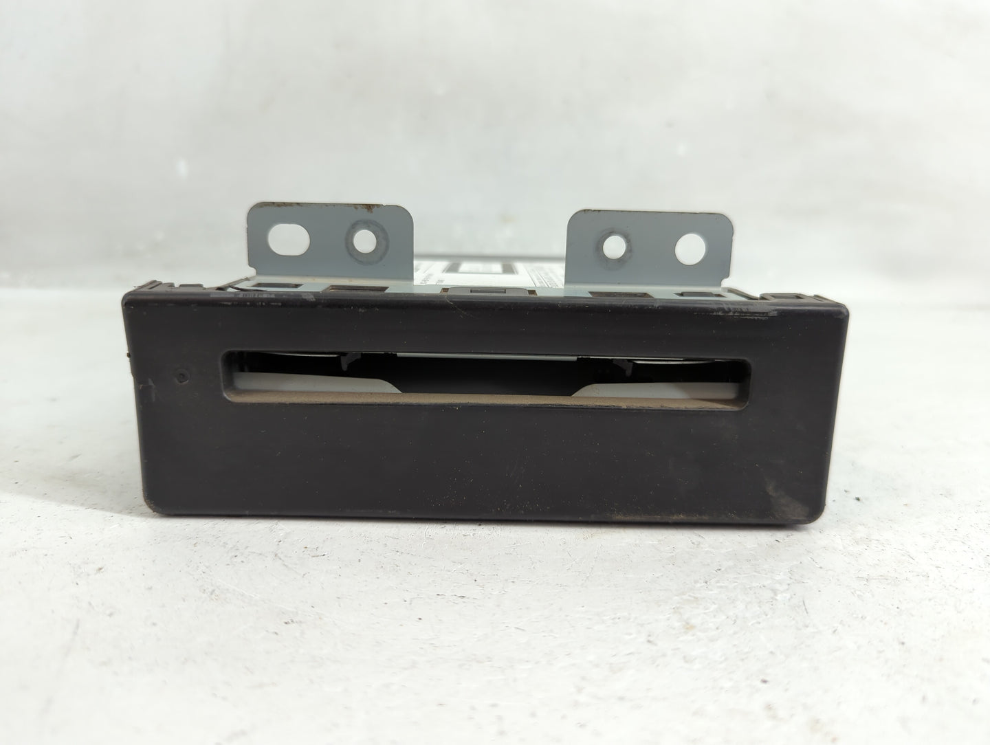2015-2016 Chevrolet Tahoe Radio AM FM Cd Player Receiver Replacement P/N:84016434 Fits Fits 2015 2016 2017 2018 2019 2020 OE