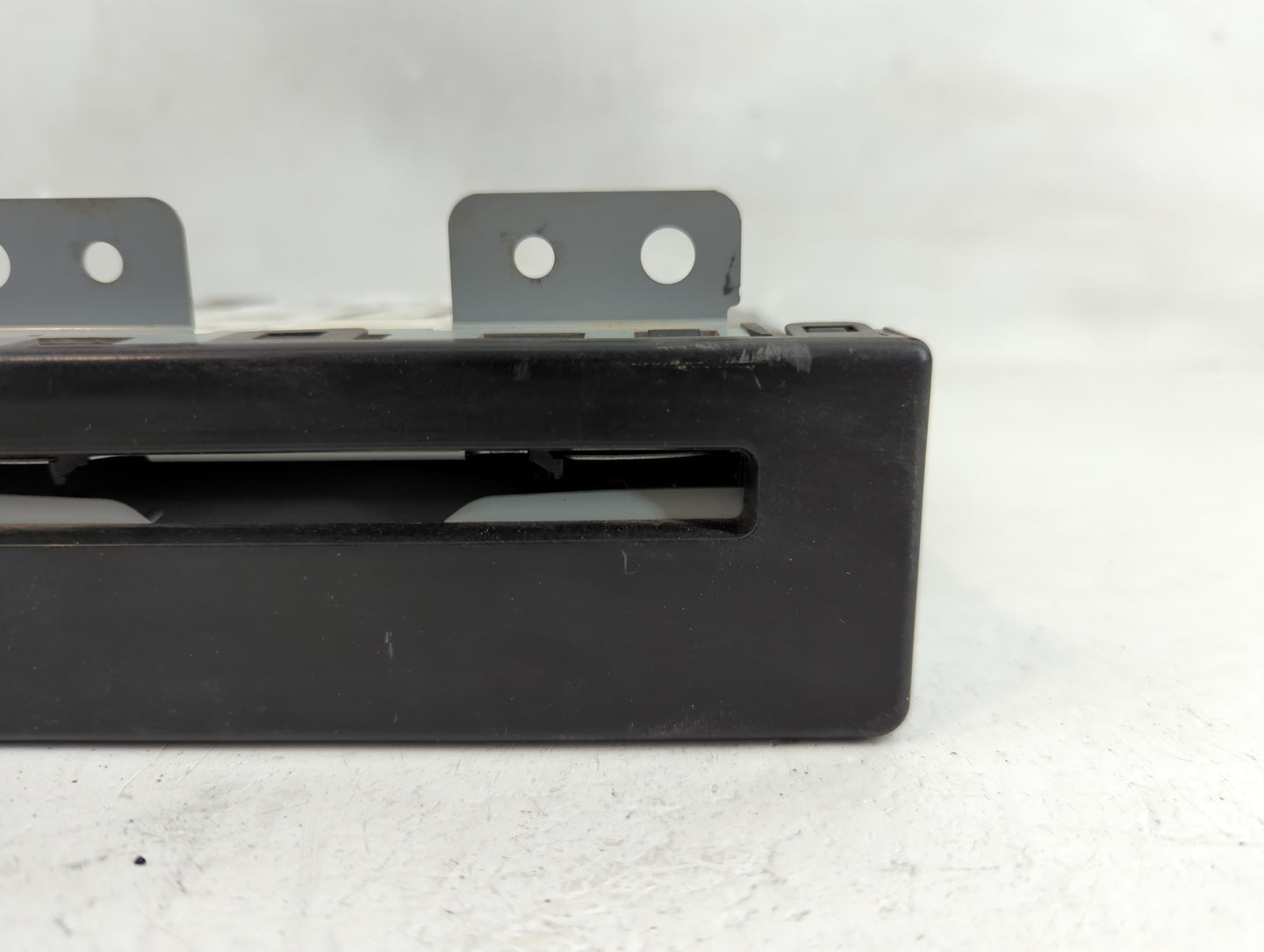 2015-2016 Chevrolet Tahoe Radio AM FM Cd Player Receiver Replacement P/N:84016434 Fits Fits 2015 2016 2017 2018 2019 2020 OE
