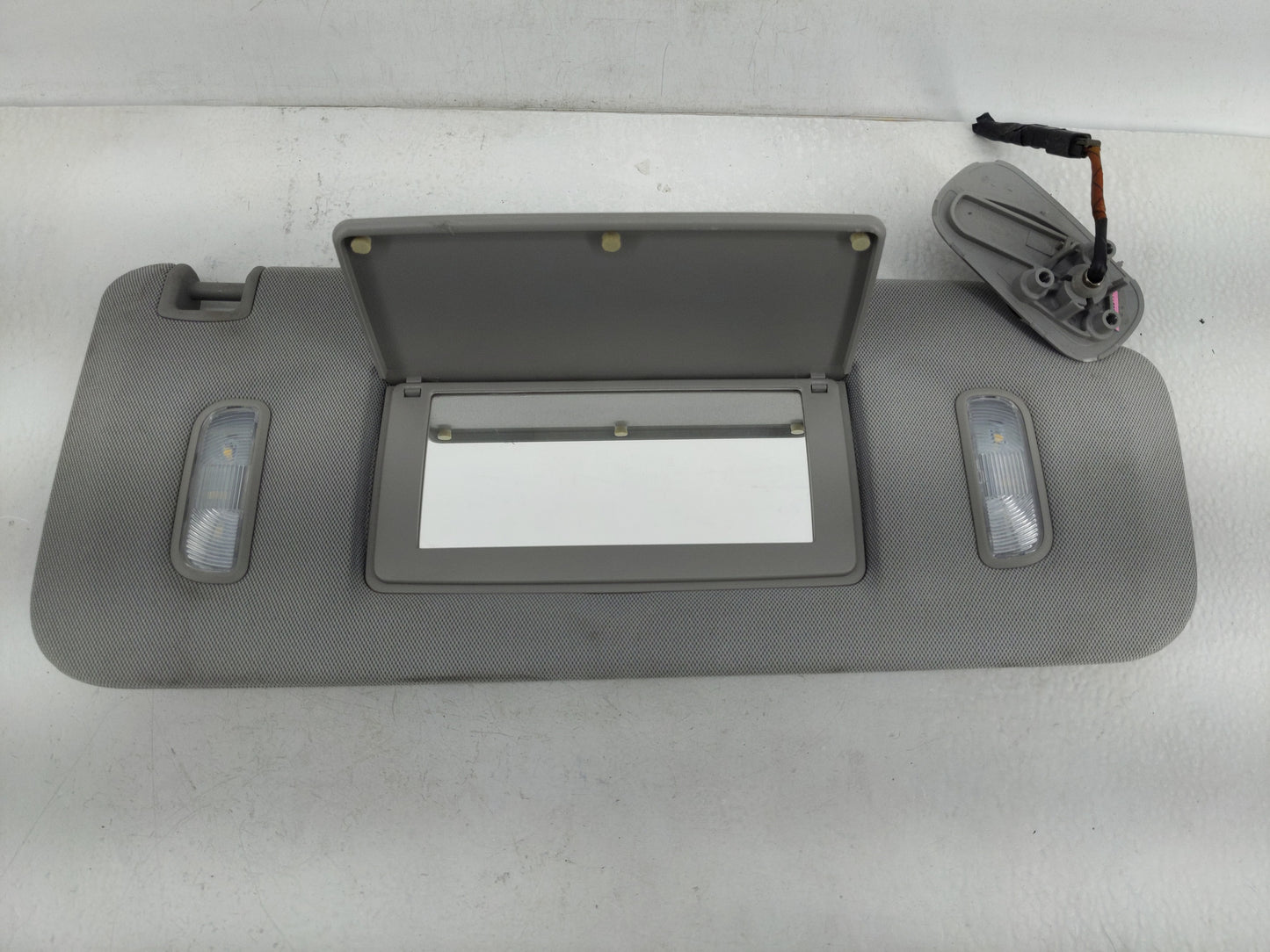 2015-2020 Chevrolet Tahoe Sun Visor Shade Replacement Driver Left Mirror Fits Fits 2015 2016 2017 2018 2019 2020 OEM Used Au