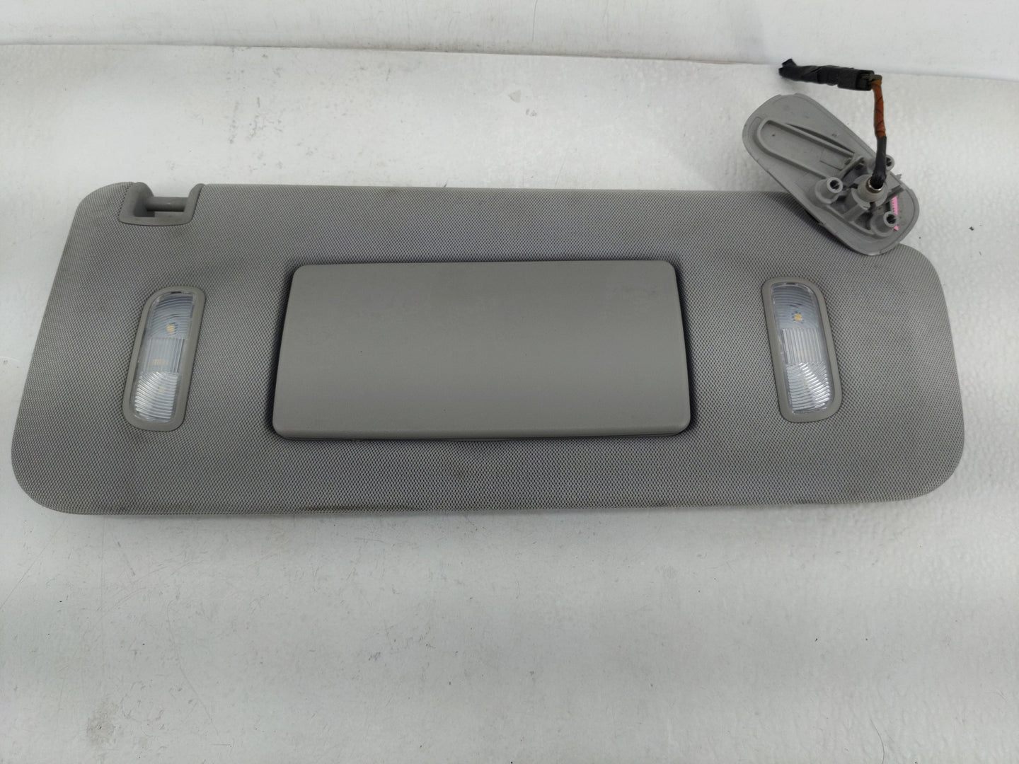 2015-2020 Chevrolet Tahoe Sun Visor Shade Replacement Driver Left Mirror Fits Fits 2015 2016 2017 2018 2019 2020 OEM Used Au