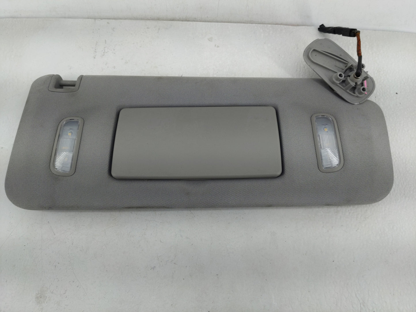 2015-2020 Chevrolet Tahoe Sun Visor Shade Replacement Driver Left Mirror Fits Fits 2015 2016 2017 2018 2019 2020 OEM Used Au