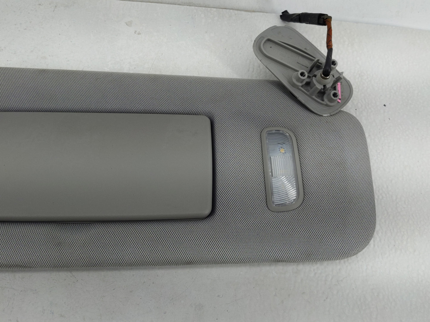 2015-2020 Chevrolet Tahoe Sun Visor Shade Replacement Driver Left Mirror Fits Fits 2015 2016 2017 2018 2019 2020 OEM Used Au