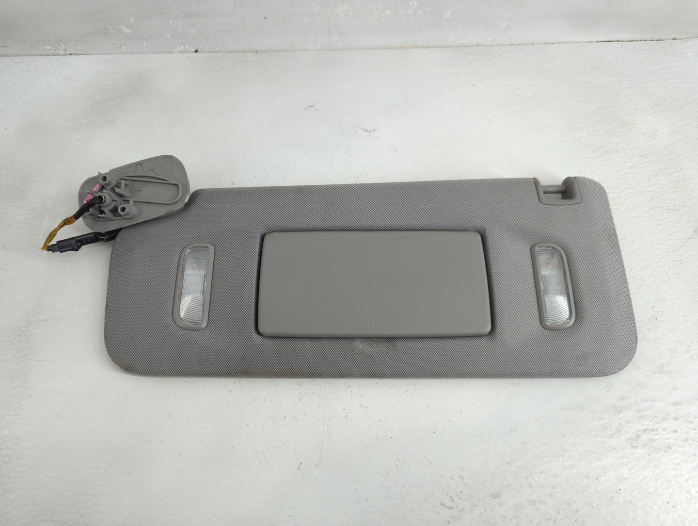 2015-2020 Chevrolet Tahoe Sun Visor Shade Replacement Driver Left Mirror Fits Fits 2015 2016 2017 2018 2019 2020 OEM Used Au