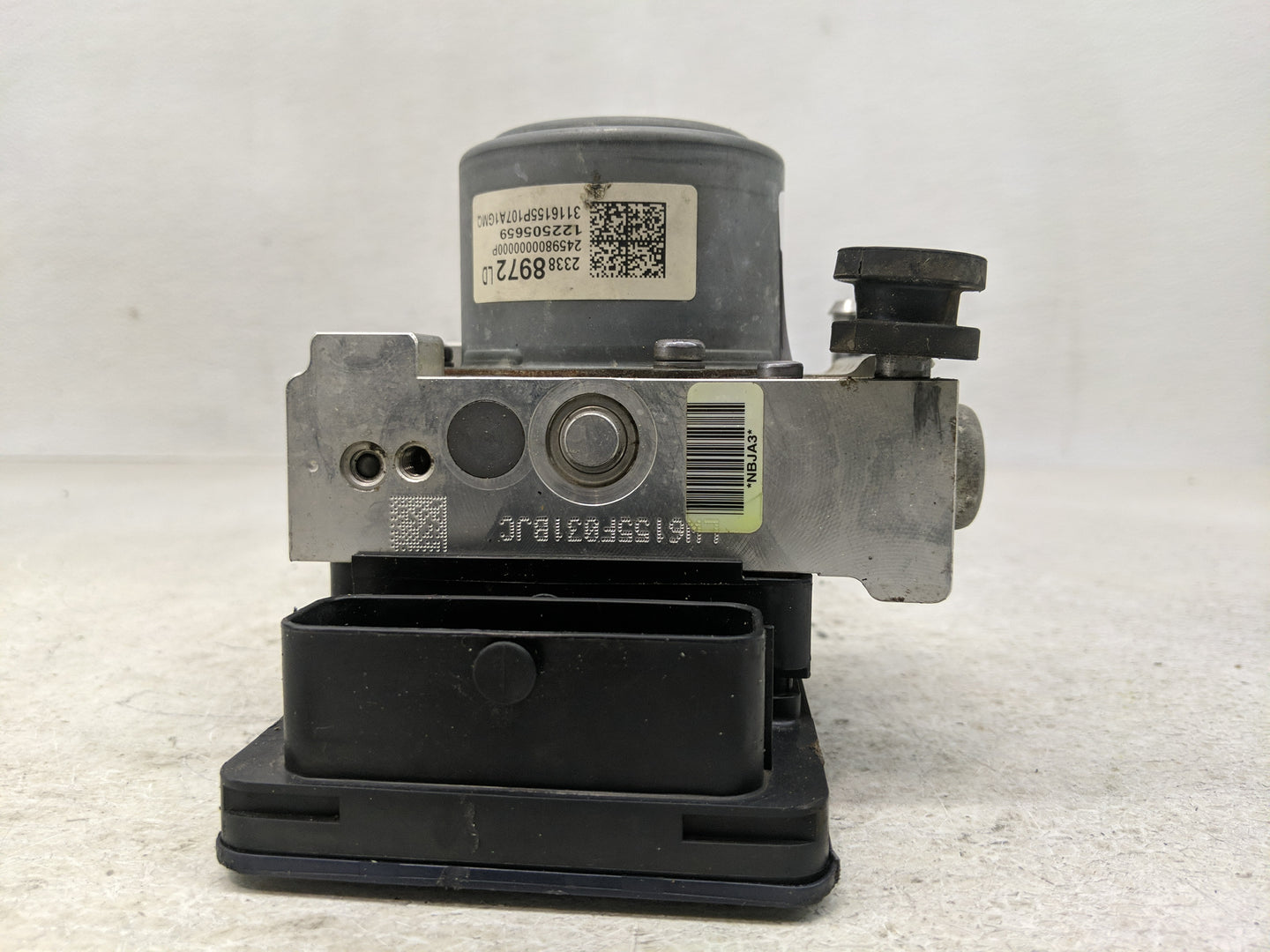 2016-2018 Chevrolet Tahoe ABS Pump Control Module Replacement P/N:23388992 Fits Fits 2016 2017 2018 OEM Used Auto Parts - Oe