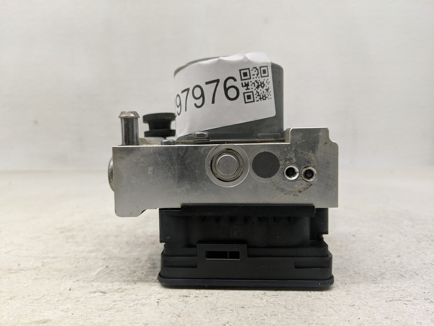 2016-2018 Chevrolet Tahoe ABS Pump Control Module Replacement P/N:23388992 Fits Fits 2016 2017 2018 OEM Used Auto Parts - Oe