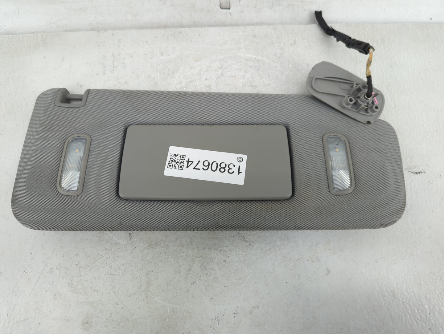 2015-2020 Chevrolet Tahoe Sun Visor Shade Replacement Driver Left Mirror Fits Fits 2015 2016 2017 2018 2019 2020 OEM Used Au