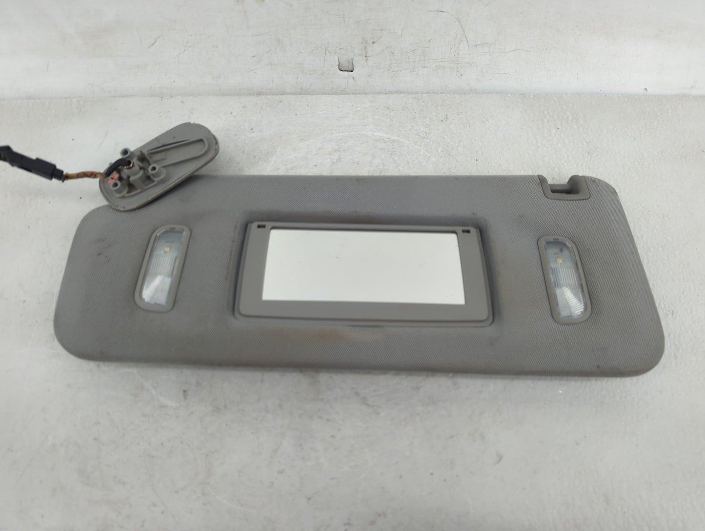 2015-2020 Chevrolet Tahoe Sun Visor Shade Replacement Driver Left Mirror Fits Fits 2015 2016 2017 2018 2019 2020 OEM Used Au