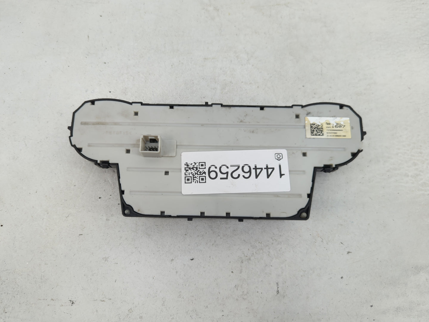 2015-2017 Chevrolet Tahoe Climate Control Module Temperature AC/Heater Replacement P/N:23251607 7370200000000X Fits OEM Used