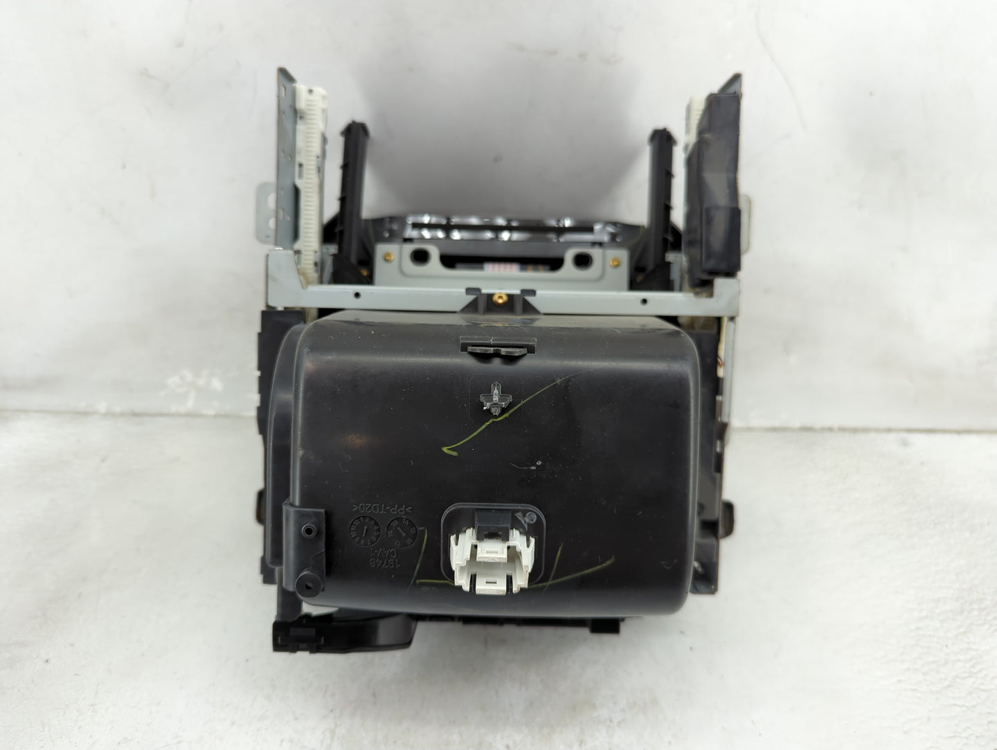 2016-2016 Chevrolet Tahoe Radio Control Panel - Oemusedautoparts1.com