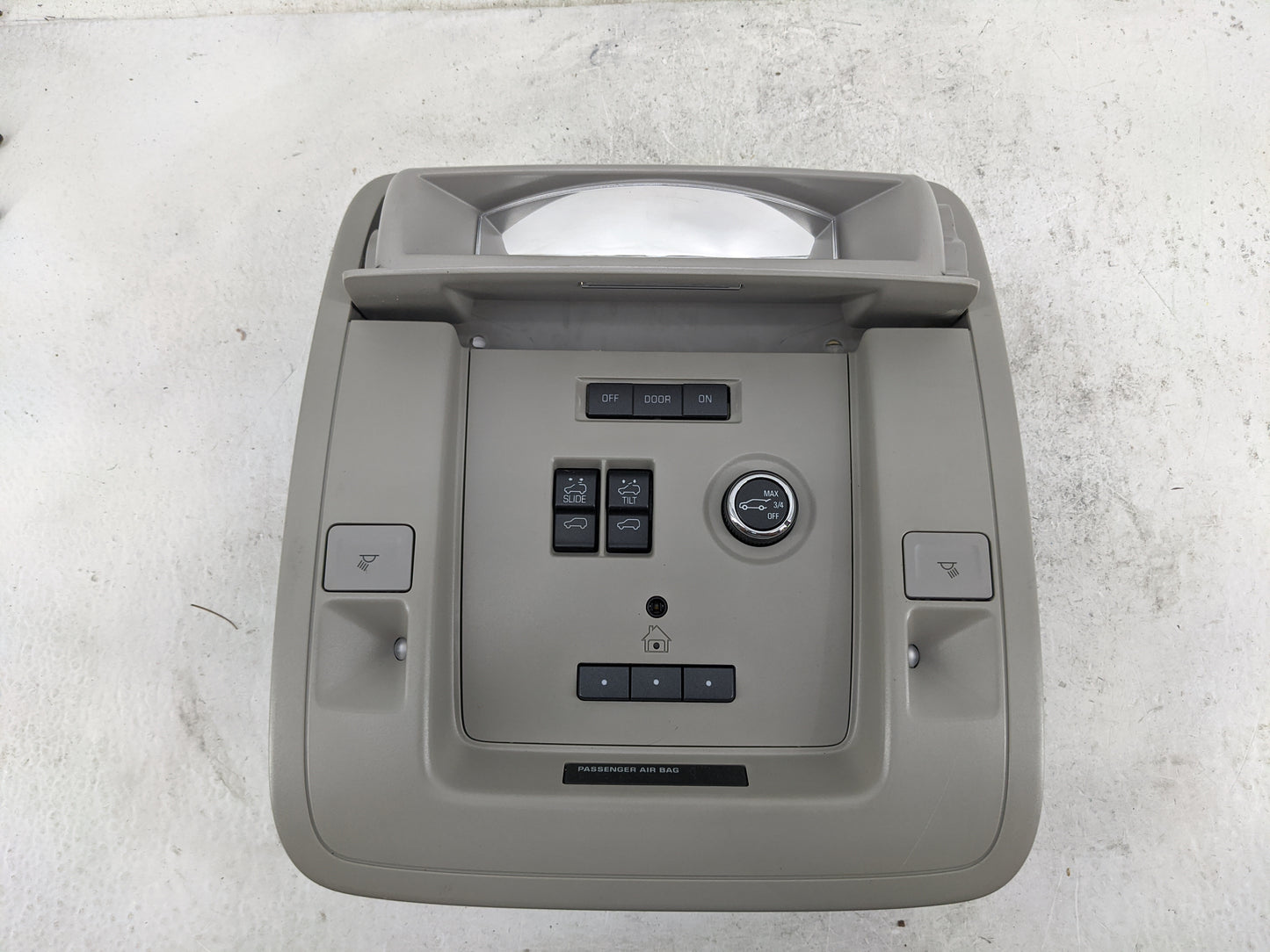 2015-2020 Chevrolet Tahoe Overhead Console W/rear Climate Control Tan - Oemusedautoparts1.com