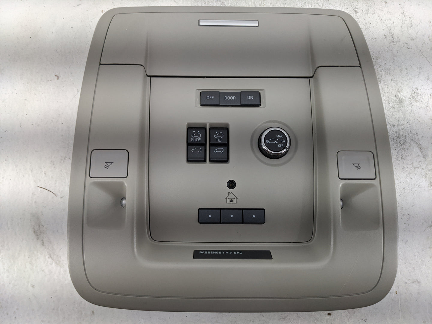 2015-2020 Chevrolet Tahoe Overhead Console W/rear Climate Control Tan - Oemusedautoparts1.com