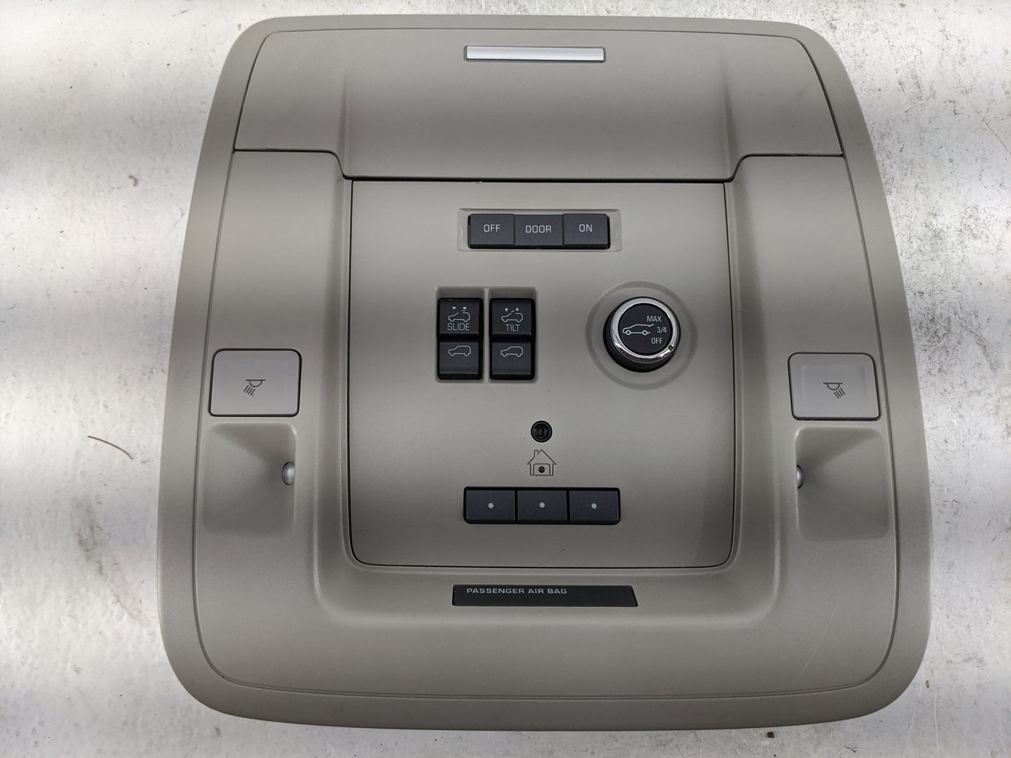 2015-2020 Chevrolet Tahoe Overhead Console W/rear Climate Control Tan - Oemusedautoparts1.com