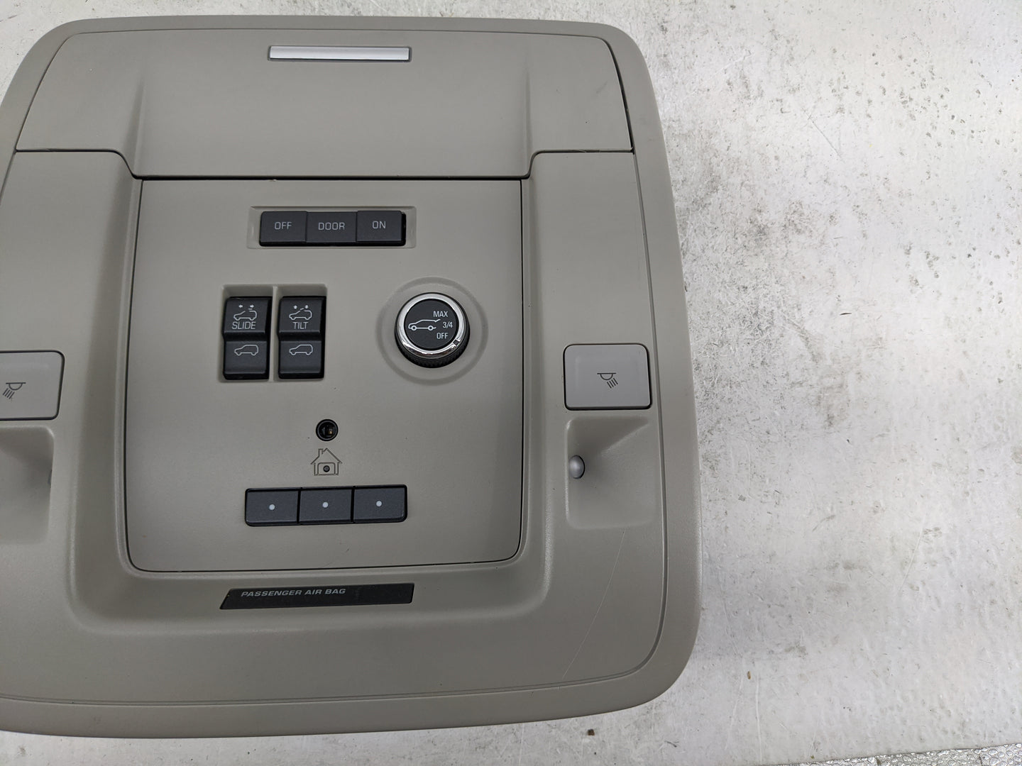 2015-2020 Chevrolet Tahoe Overhead Console W/rear Climate Control Tan - Oemusedautoparts1.com