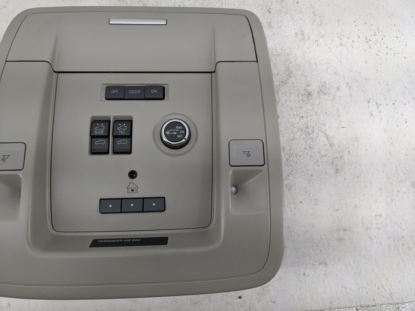 2015-2020 Chevrolet Tahoe Overhead Console W/rear Climate Control Tan - Oemusedautoparts1.com