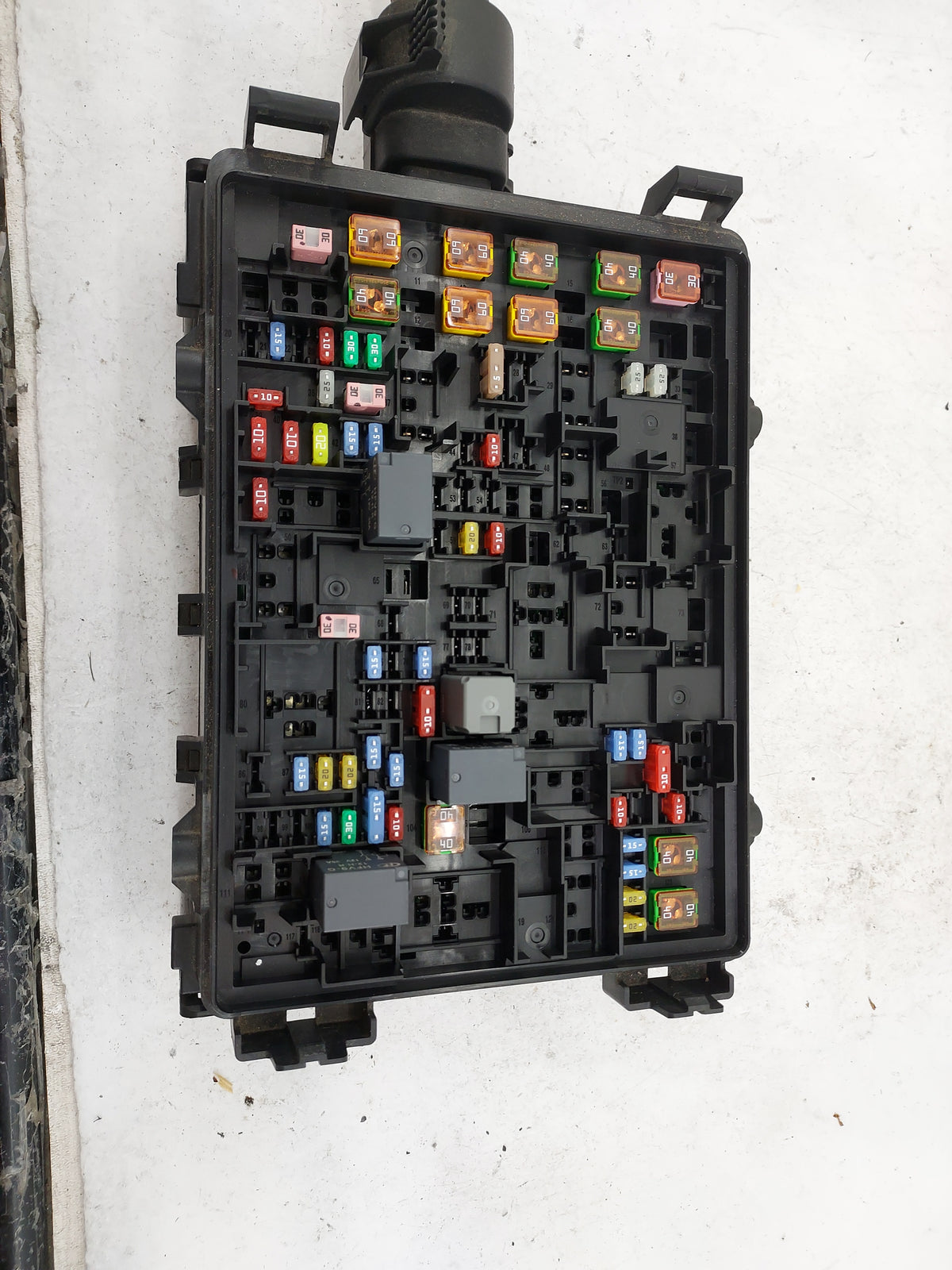 2015-2020 Chevrolet Tahoe Fusebox Fuse Box Panel Relay Module P/N:23418066 86323800603230 Fits Fits 2015 2016 2017 2018 2019