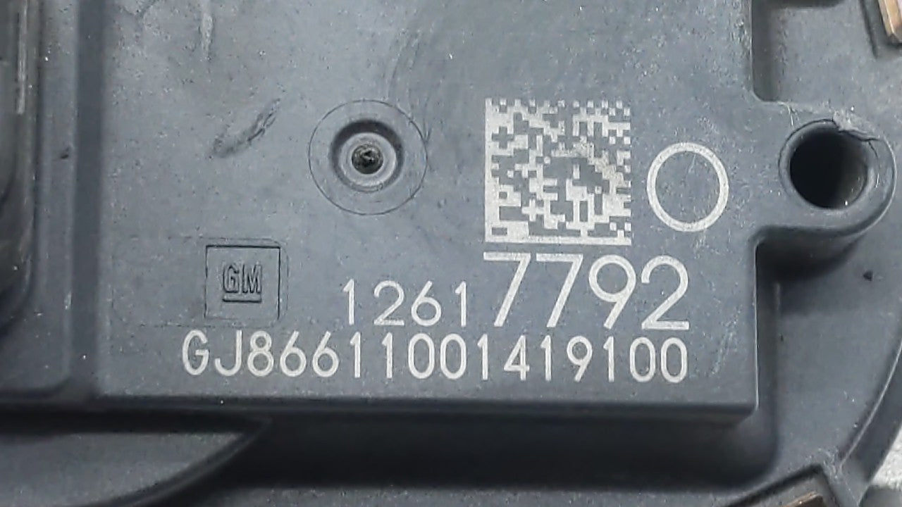 2015-2018 Chevrolet Tahoe Throttle Body P/N:12678224 12617792 Fits Fits 2014 2015 2016 2017 2018 2019 OEM Used Auto Parts - 