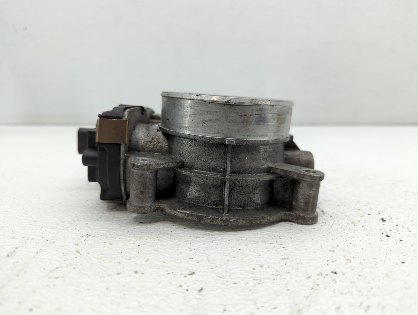 2015-2022 Chevrolet Tahoe Throttle Body P/N:12617792 12678224 Fits Fits 2014 2015 2016 2017 2018 2019 2020 2021 2022 OEM Use