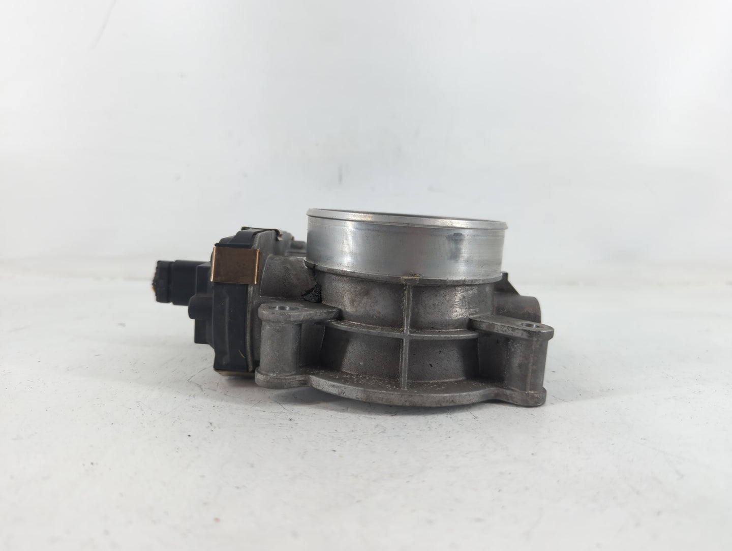2015-2022 Chevrolet Tahoe Throttle Body P/N:12617792 Fits Fits 2014 2015 2016 2017 2018 2019 2020 2021 2022 OEM Used Auto Pa