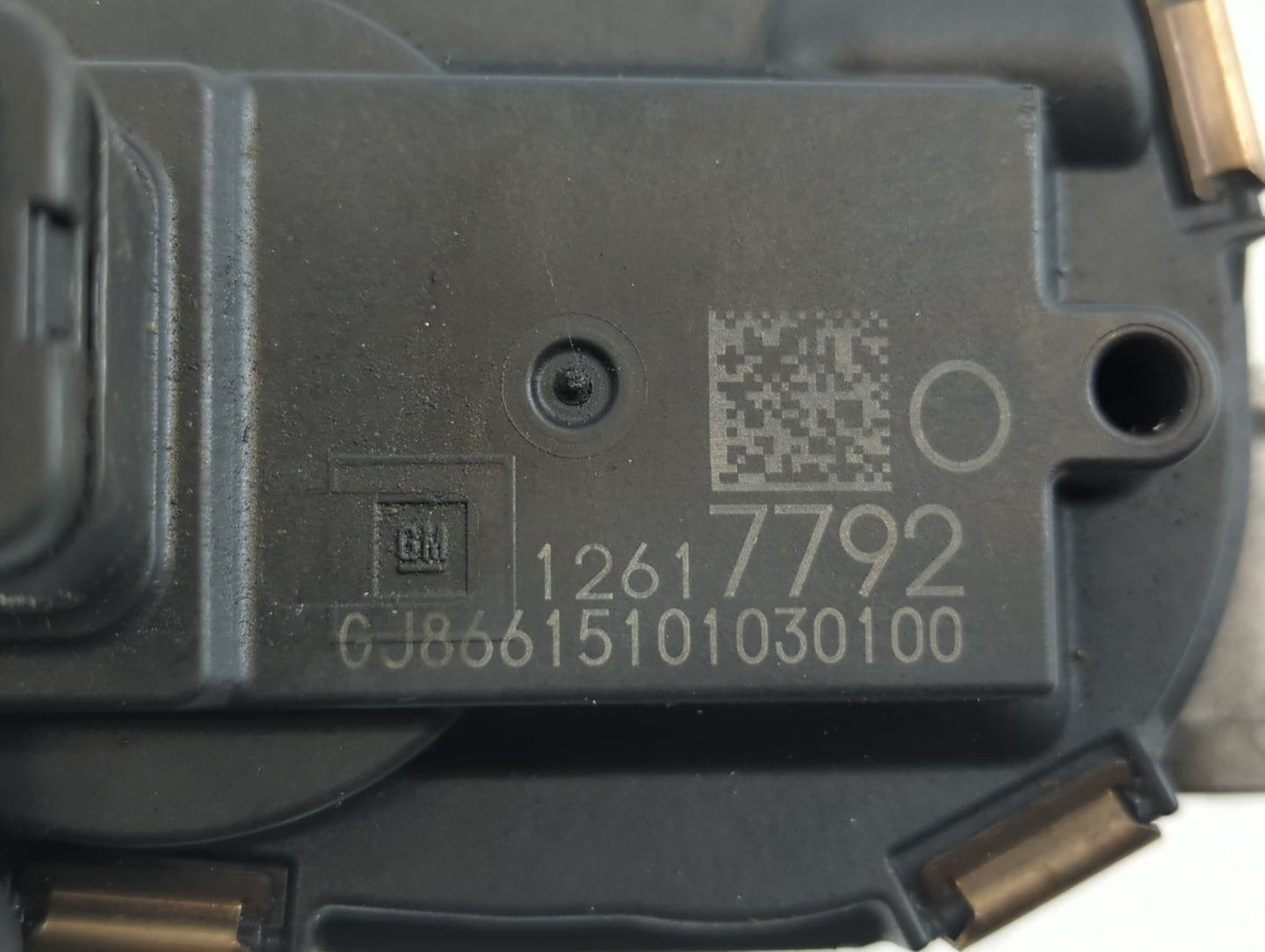 2015-2022 Chevrolet Tahoe Throttle Body P/N:12617792 Fits Fits 2014 2015 2016 2017 2018 2019 2020 2021 2022 OEM Used Auto Pa