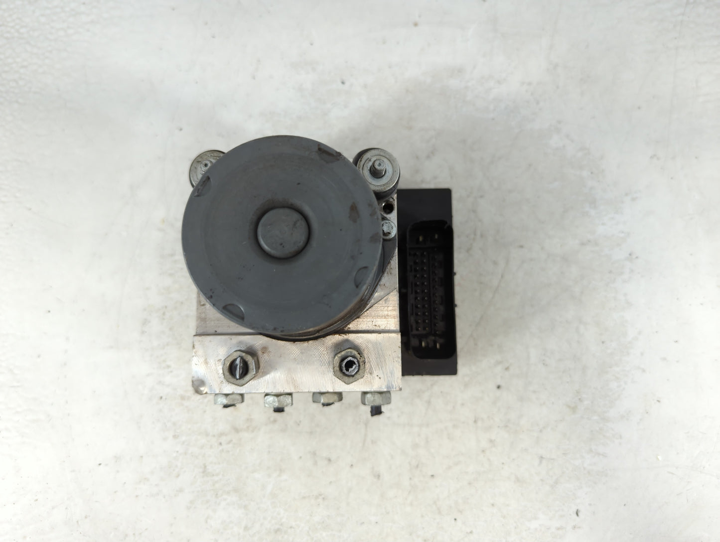 2017 Chevrolet Traverse ABS Pump Control Module Replacement P/N:23407416 Fits Fits 2012 2013 2014 2015 2016 OEM Used Auto Pa