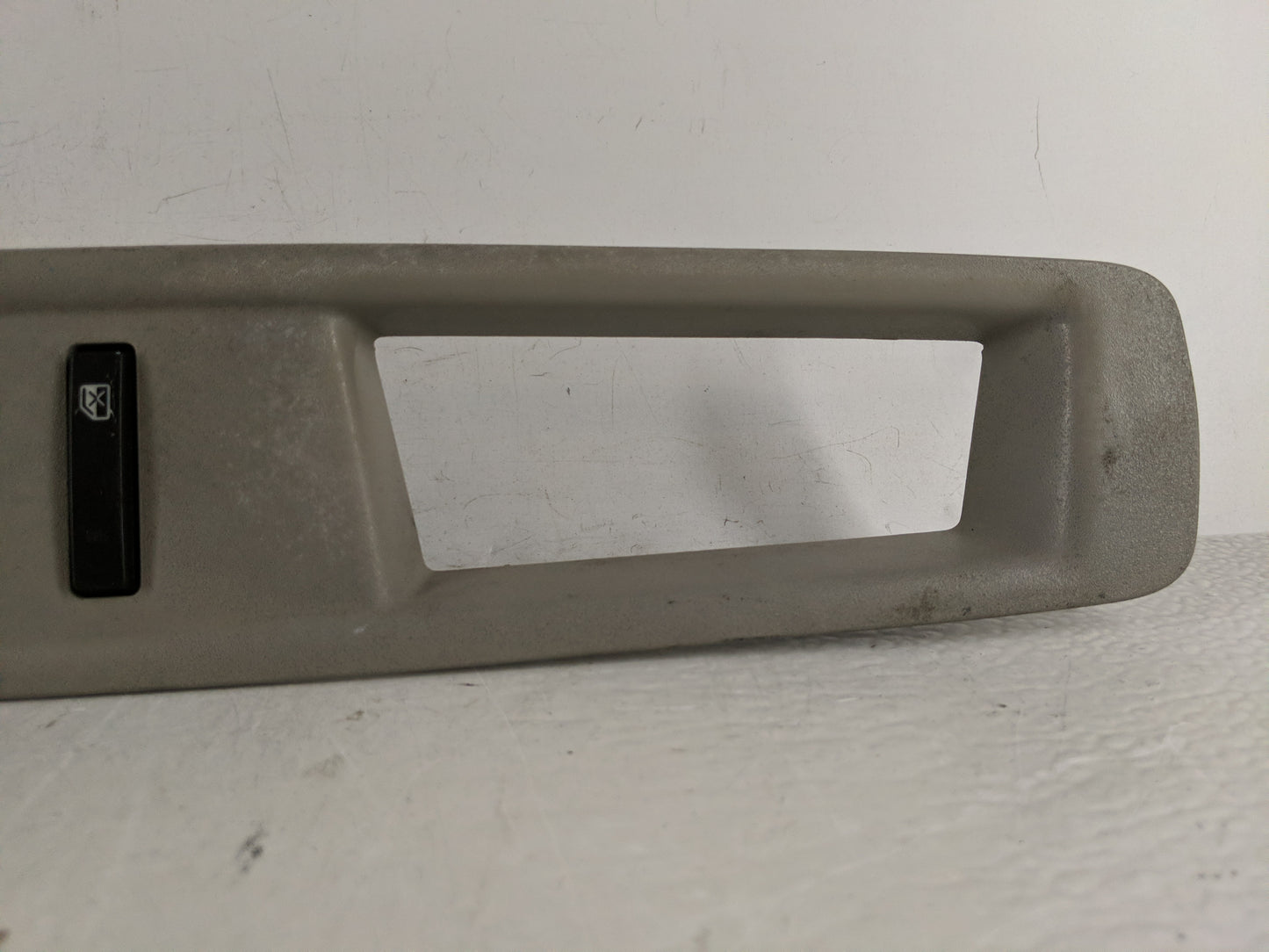 2016 Chevrolet Traverse Master Power Window Switch Replacement Driver Side Left P/N:22772752AA Fits OEM Used Auto Parts - Oe