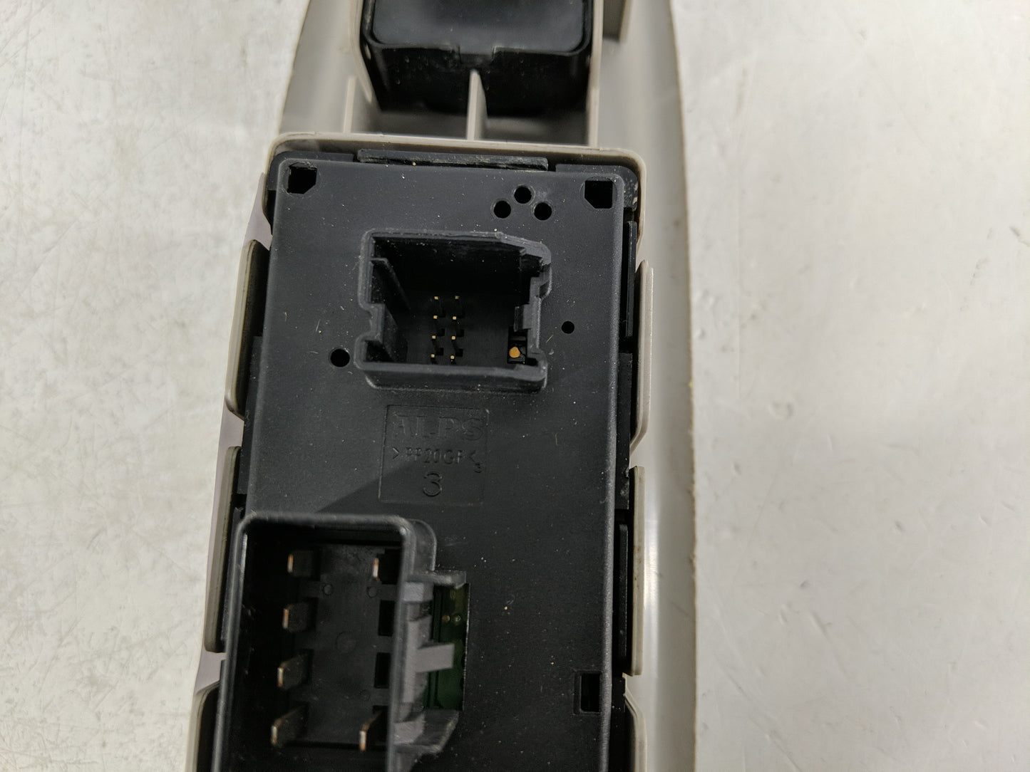 2016 Chevrolet Traverse Master Power Window Switch Replacement Driver Side Left P/N:22772752AA Fits OEM Used Auto Parts - Oe