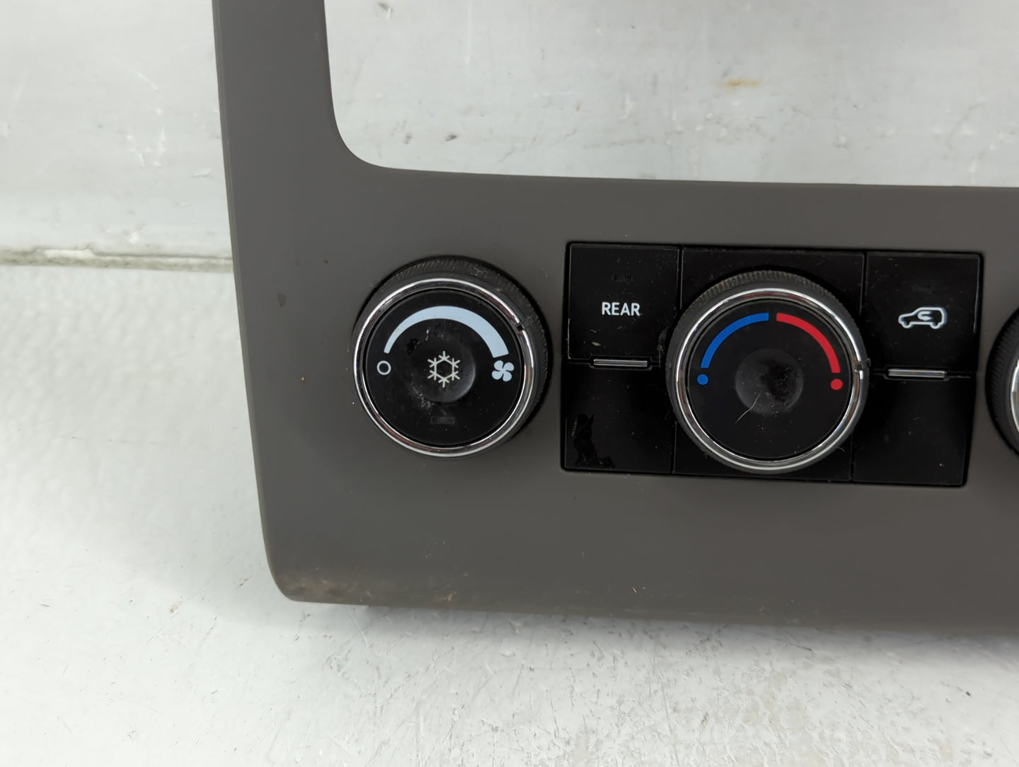 2013-2017 Chevrolet Traverse Climate Control Module Temperature AC/Heater Replacement P/N:22969802 Fits OEM Used Auto Parts 