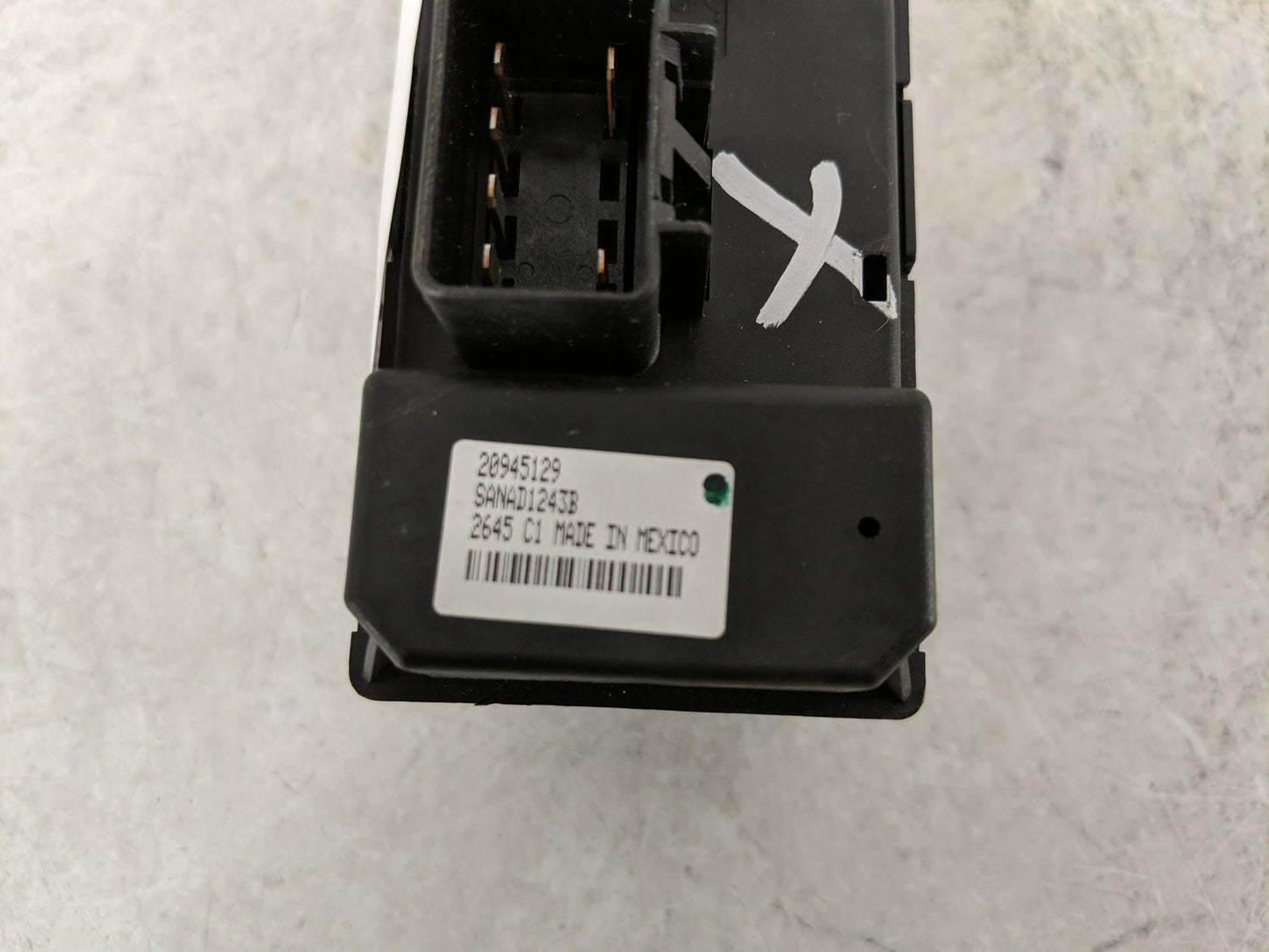 2009-2017 Chevrolet Traverse Master Power Window Switch Replacement Driver Side Left P/N:20945129 Fits OEM Used Auto Parts -