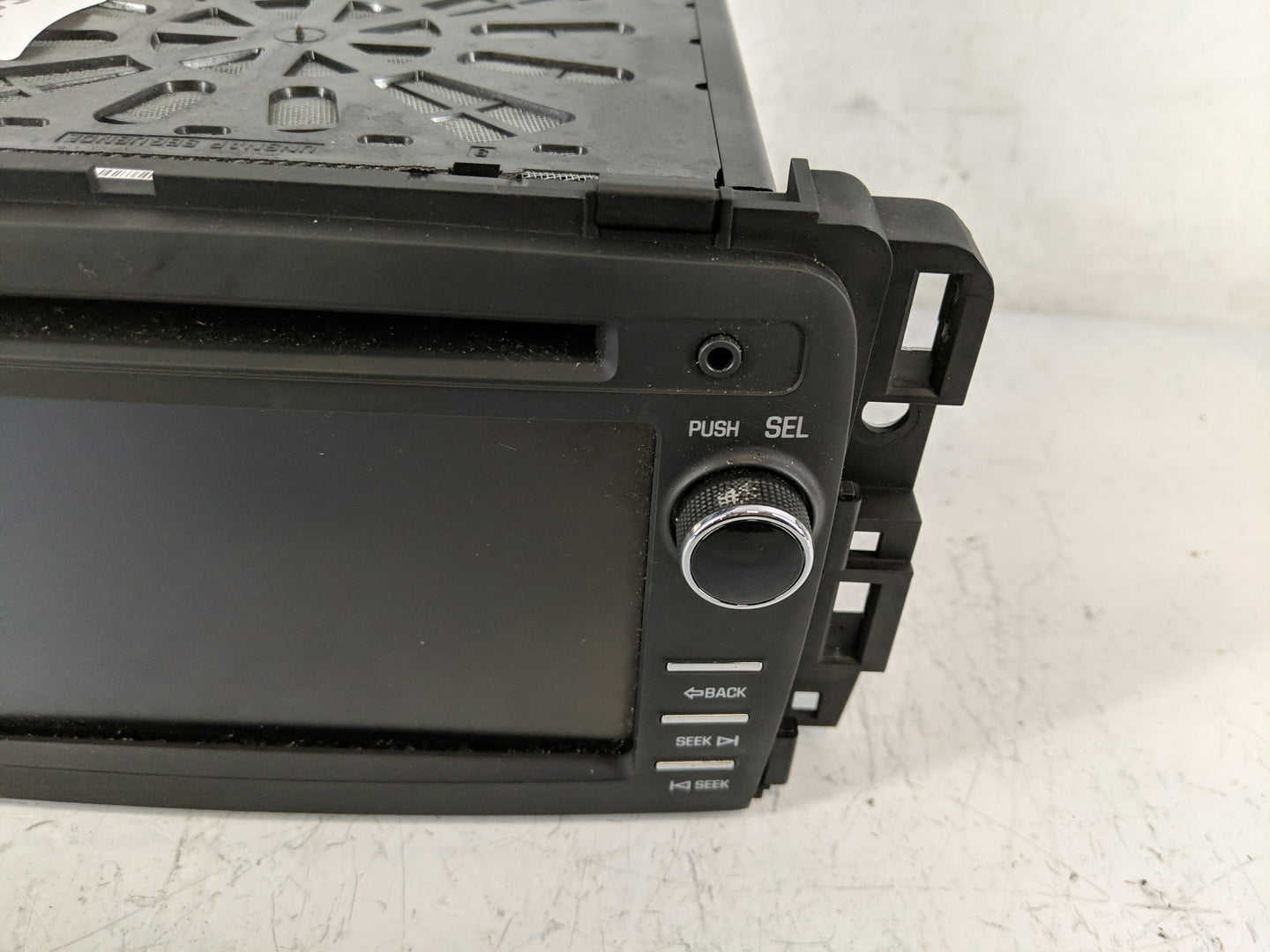 2016-2017 Chevrolet Traverse Radio AM FM Cd Player Receiver Replacement P/N:23227400 Fits Fits 2016 2017 OEM Used Auto Parts