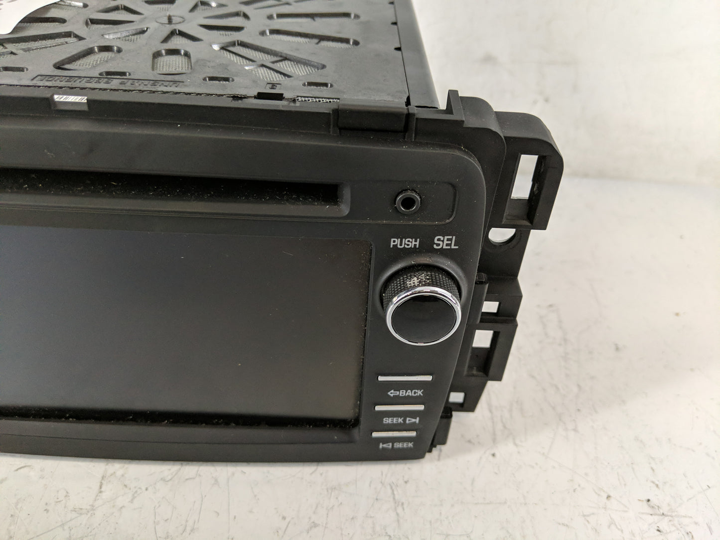 2016-2017 Chevrolet Traverse Radio AM FM Cd Player Receiver Replacement P/N:23227400 Fits Fits 2016 2017 OEM Used Auto Parts