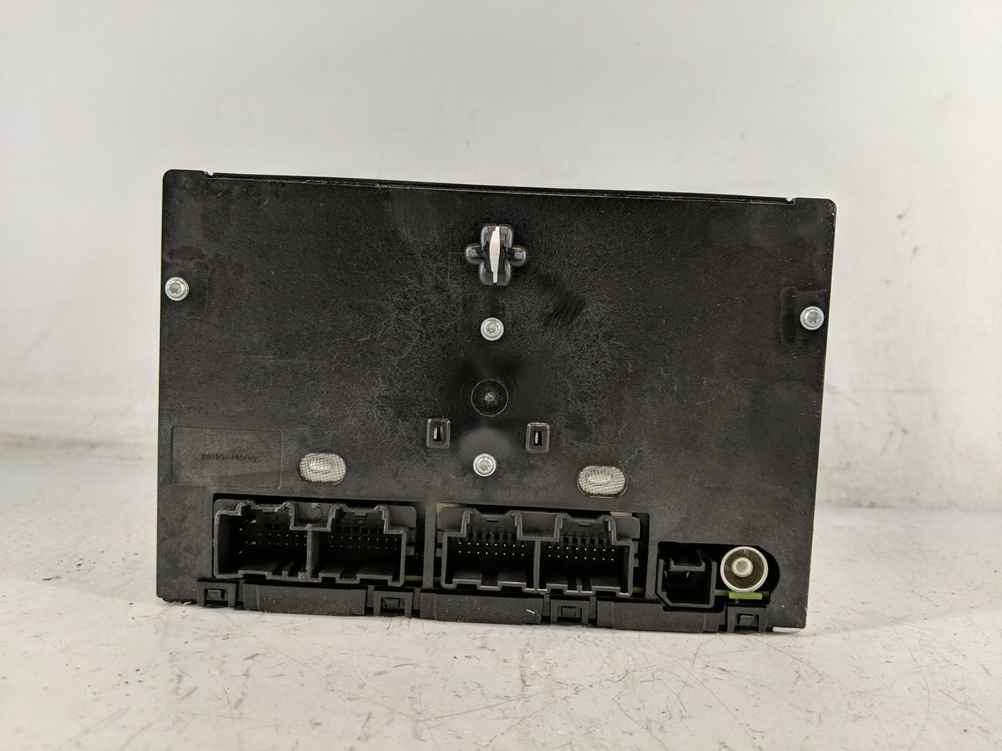 2016-2017 Chevrolet Traverse Radio AM FM Cd Player Receiver Replacement P/N:23227400 Fits Fits 2016 2017 OEM Used Auto Parts