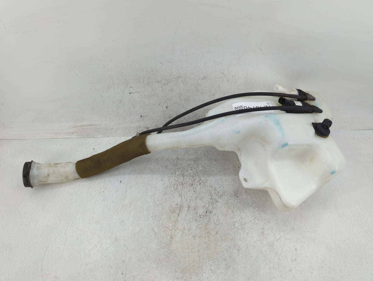 Chevrolet Traverse Windshield Washer Fluid Reservoir Bottle Oem - Oemusedautoparts1.com