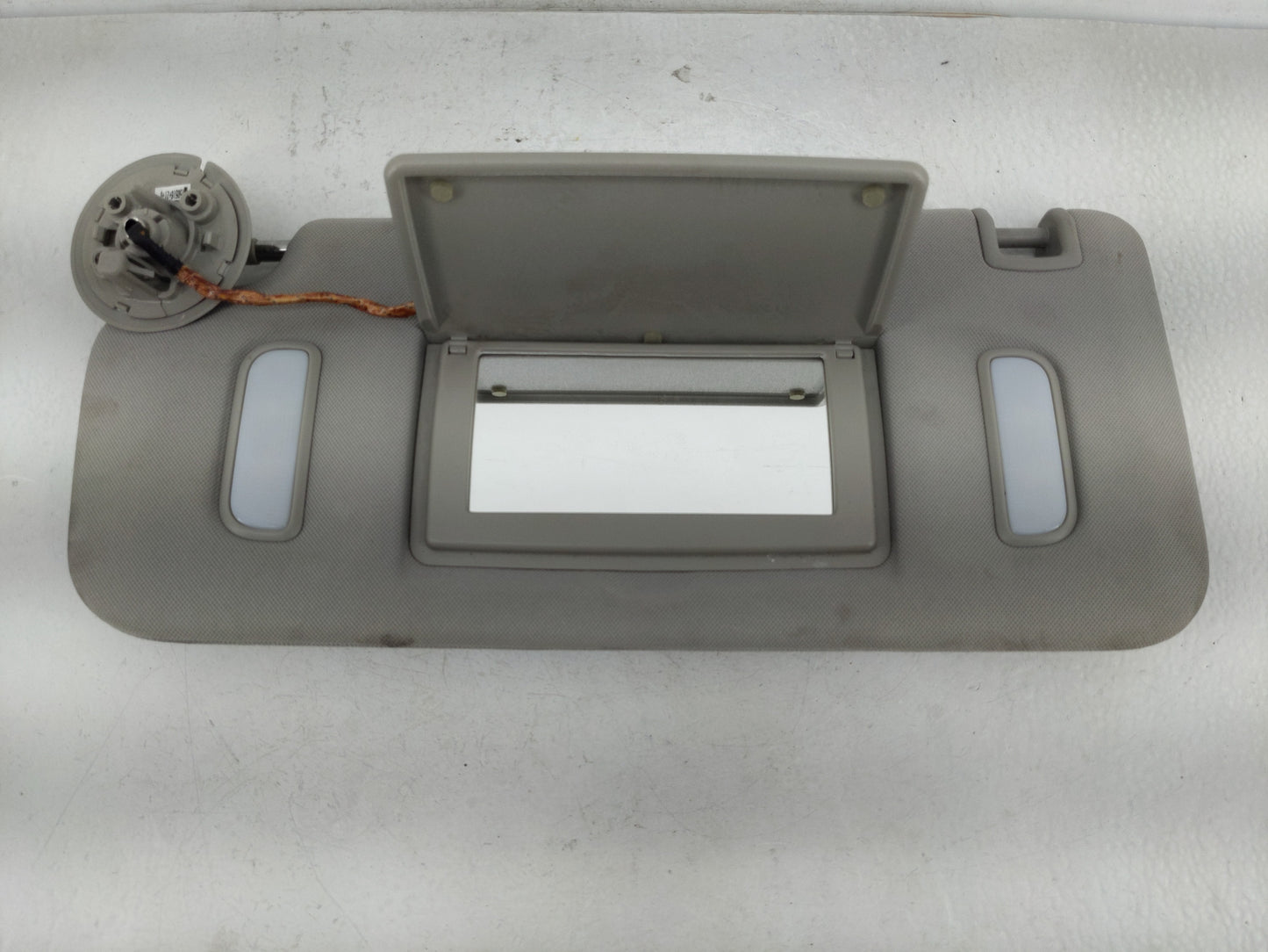 2016 Chevrolet Traverse Sun Visor Shade Replacement Driver Left Mirror Fits OEM Used Auto Parts - Oemusedautoparts1.com