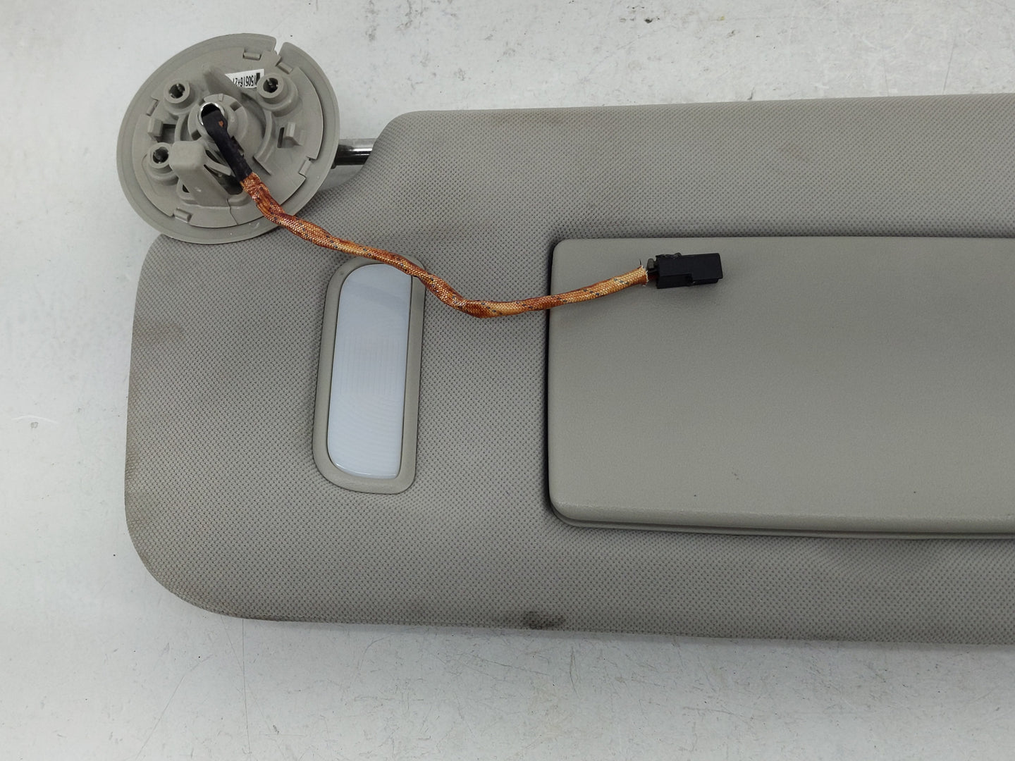 2016 Chevrolet Traverse Sun Visor Shade Replacement Driver Left Mirror Fits OEM Used Auto Parts - Oemusedautoparts1.com