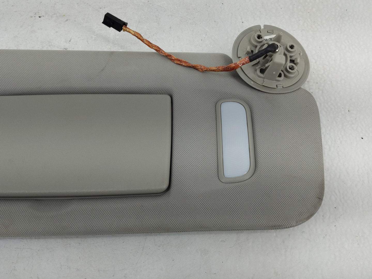 2016 Chevrolet Traverse Sun Visor Shade Replacement Passenger Right Mirror Fits OEM Used Auto Parts - Oemusedautoparts1.com