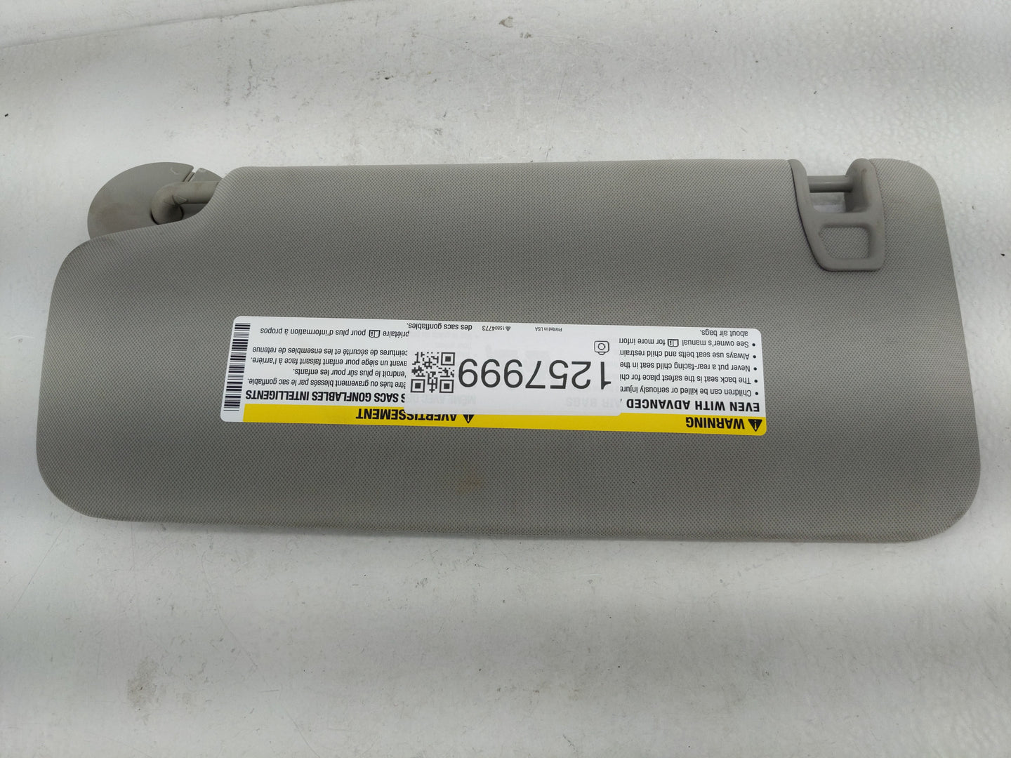 2016 Chevrolet Traverse Sun Visor Shade Replacement Passenger Right Mirror Fits OEM Used Auto Parts - Oemusedautoparts1.com