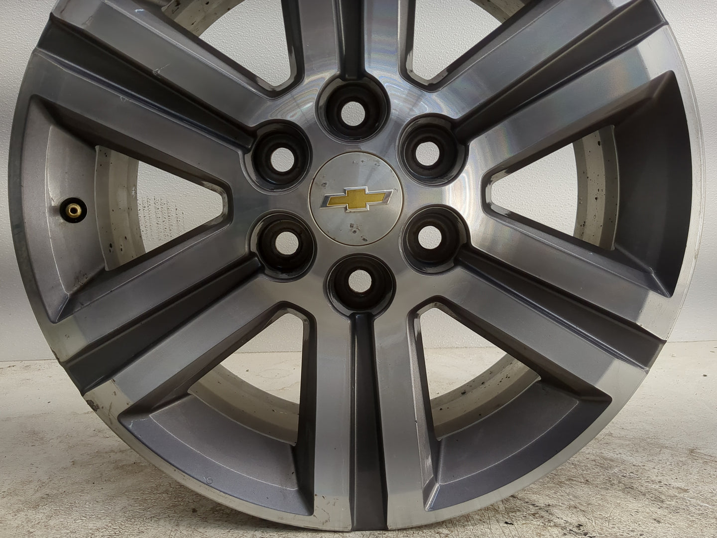 2015-2017 Chevrolet Traverse Oem Wheel Rim - Oemusedautoparts1.com