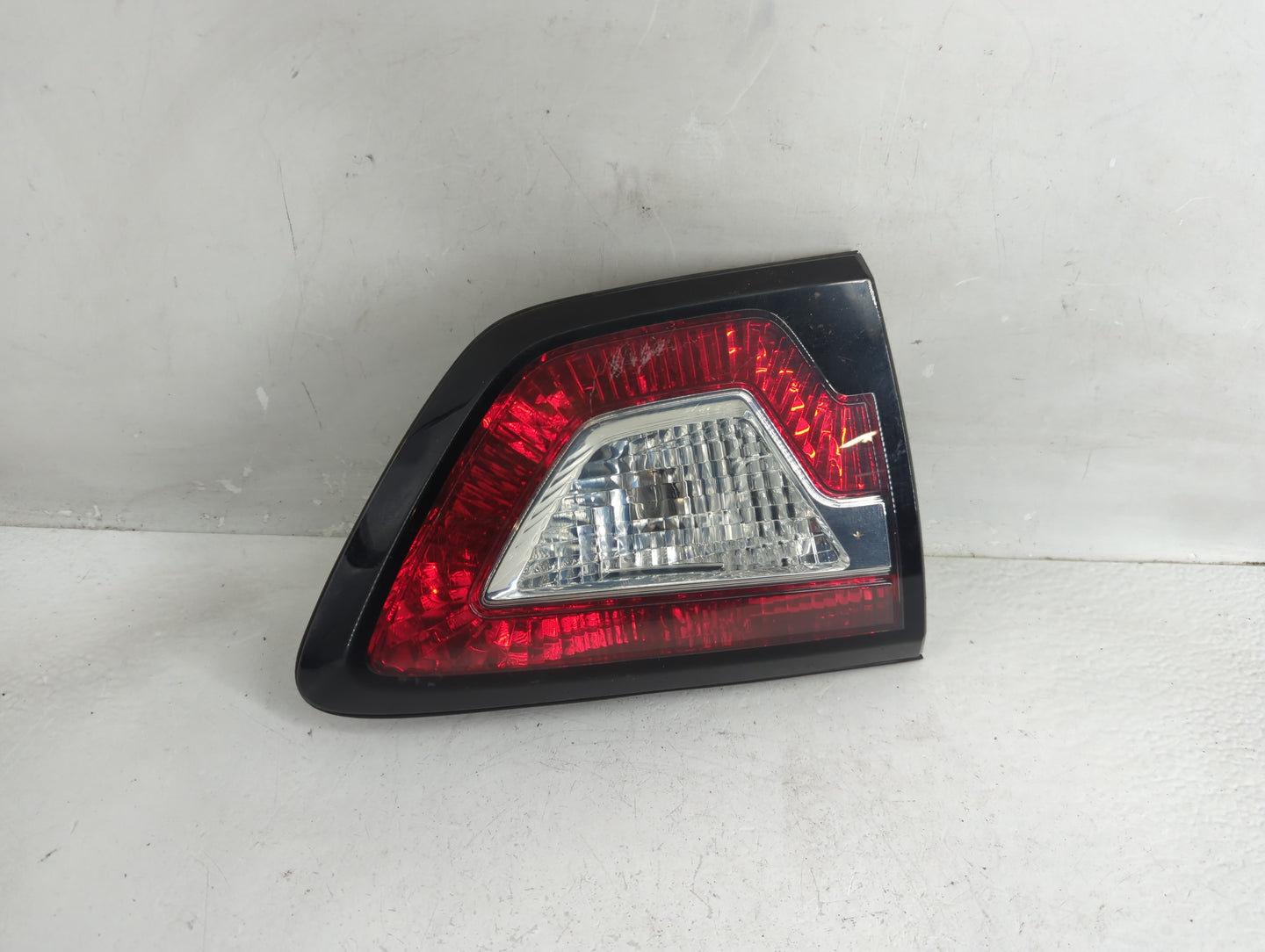 2013-2017 Chevrolet Traverse Tail Light Assembly Driver Left OEM P/N:20956907 Fits Fits 2013 2014 2015 2016 2017 OEM Used Au