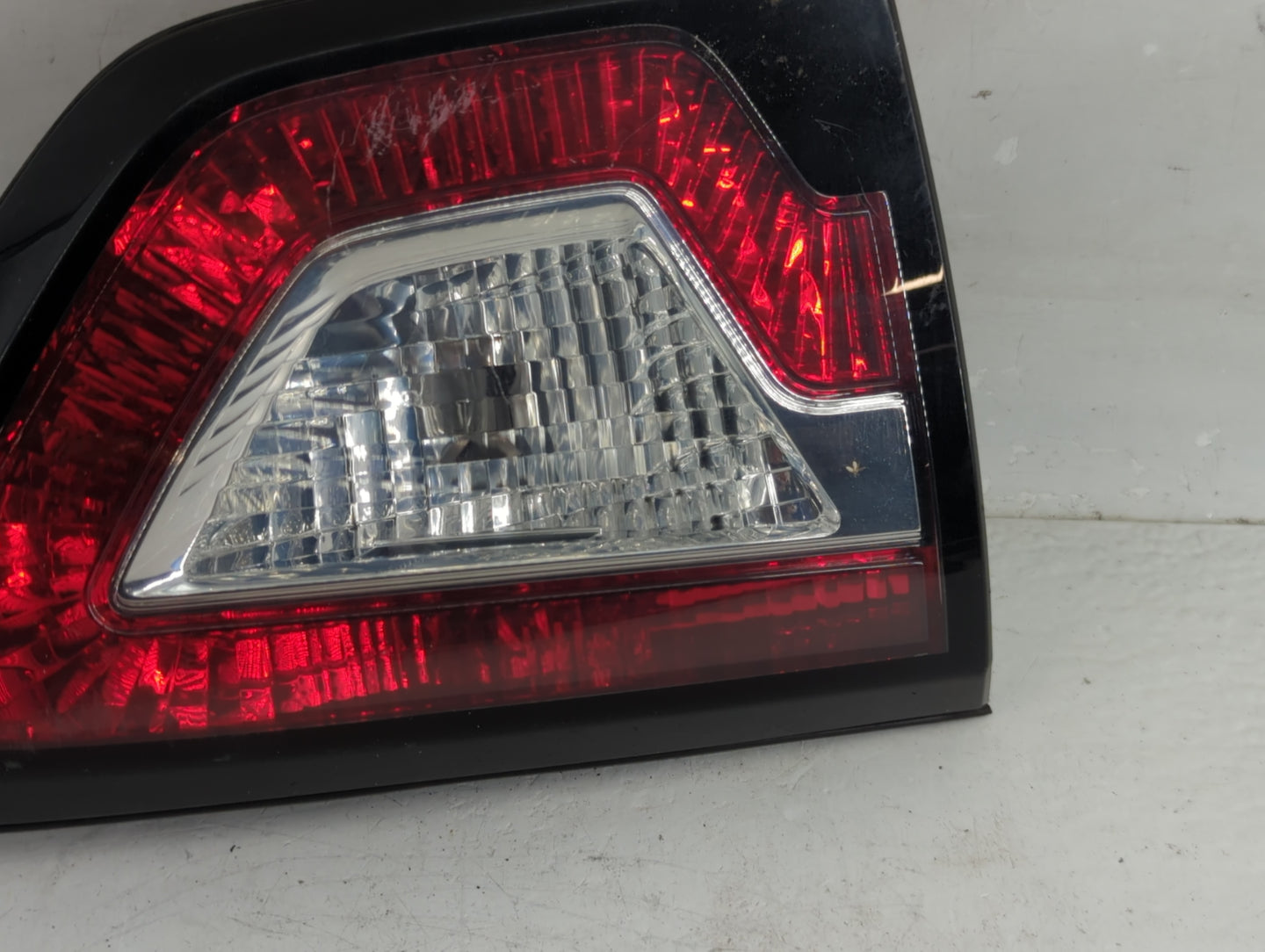 2013-2017 Chevrolet Traverse Tail Light Assembly Driver Left OEM P/N:20956907 Fits Fits 2013 2014 2015 2016 2017 OEM Used Au