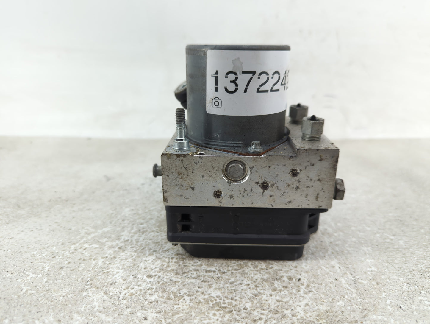 2017 Chevrolet Traverse ABS Pump Control Module Replacement P/N:22893248 Fits Fits 2012 2013 2014 2015 2016 OEM Used Auto Pa