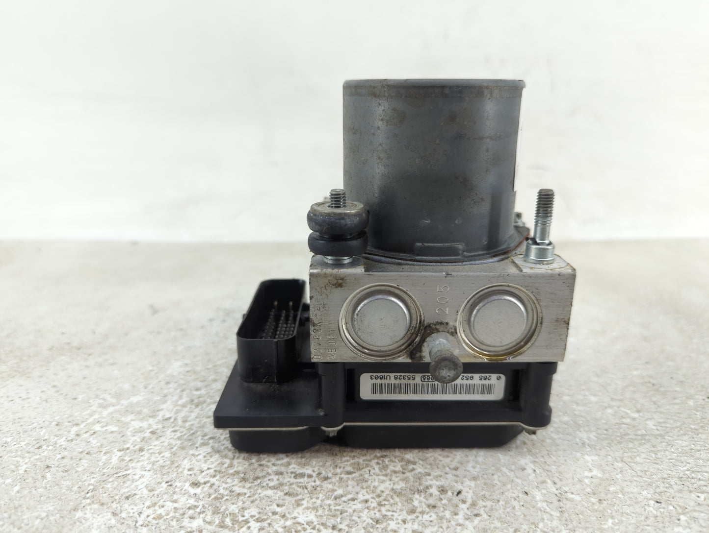 2017 Chevrolet Traverse ABS Pump Control Module Replacement P/N:22893248 Fits Fits 2012 2013 2014 2015 2016 OEM Used Auto Pa