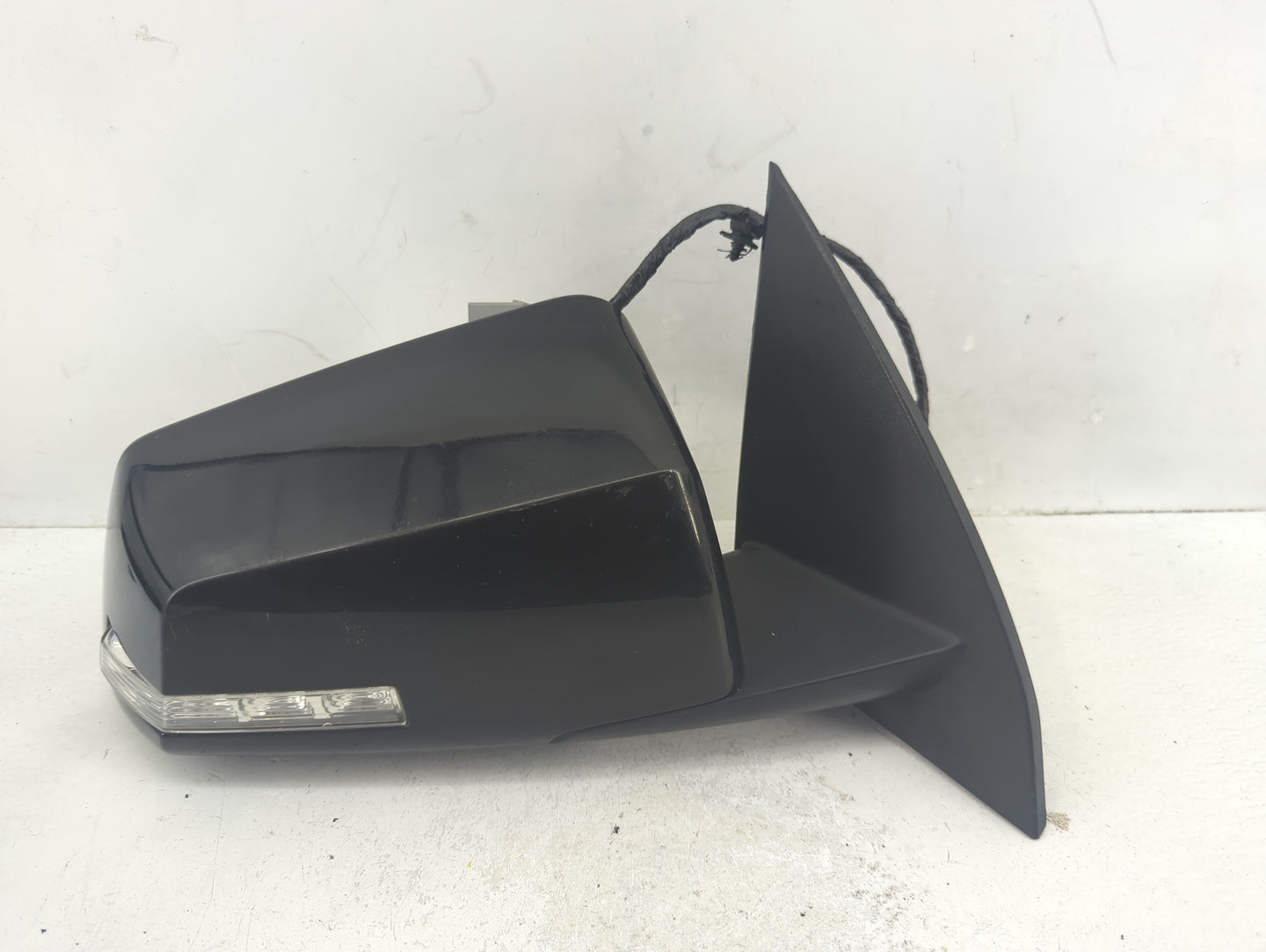 2015-2017 Chevrolet Traverse Passenger Side View Mirror - Right Door Mirror OEM Used - Oemusedautoparts1.com