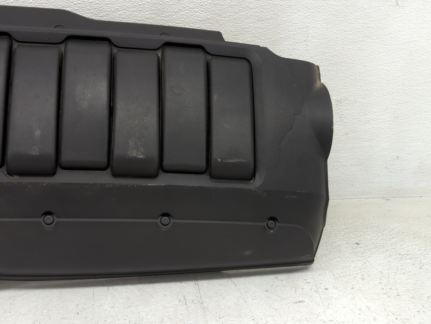 2016 Chevrolet Traverse Engine Cover 1394621 - Oemusedautoparts1.com